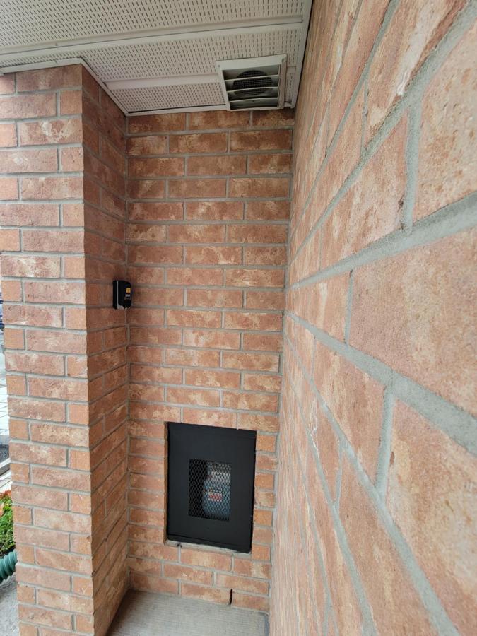 Cozy 3 Bedroom Town House 20 Min From Down Town And Airport Apartment *