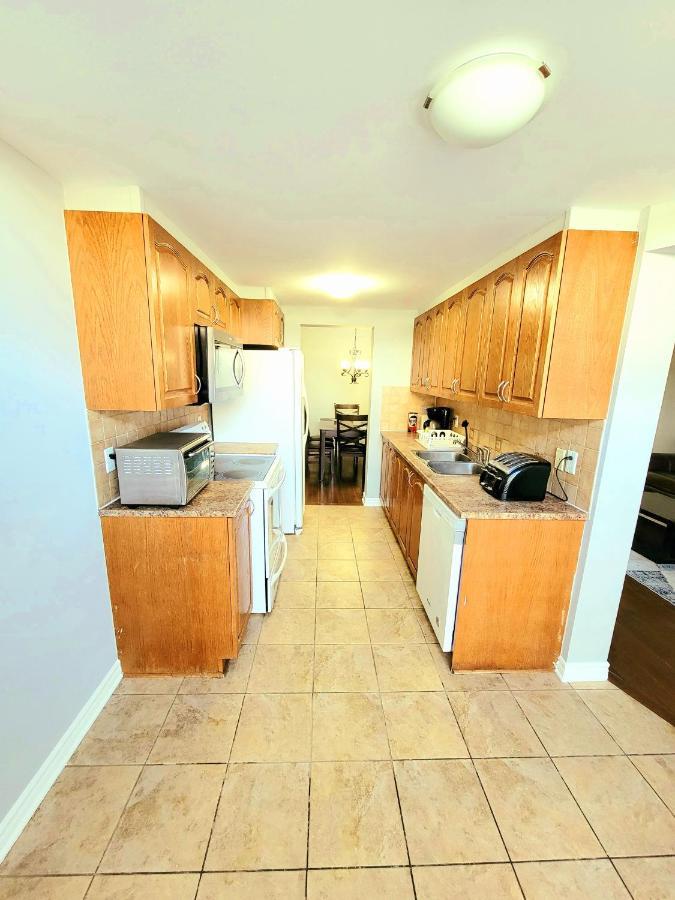 Apartment Cozy 3 Bedroom Town House 20 Min From Down Town And Airport Ottawa