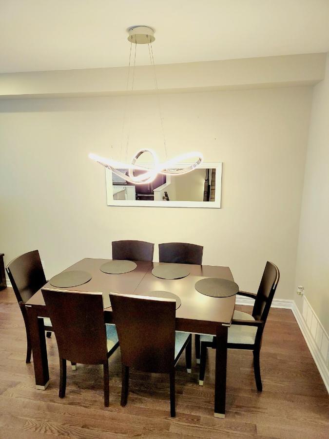 Holiday home 3 Bedroom Town House In Close To Downtown Ottawa