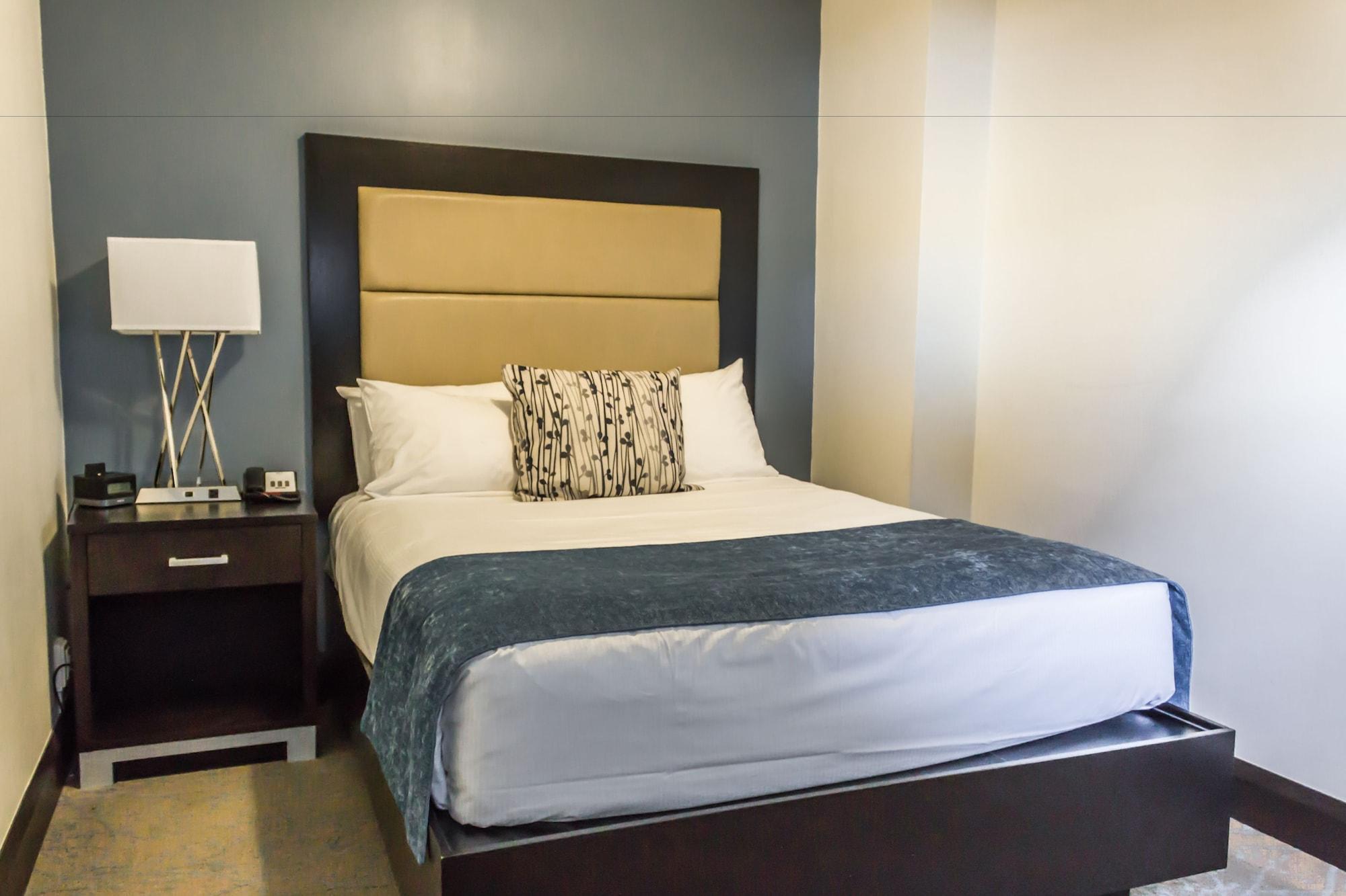 Hotel Embassy &