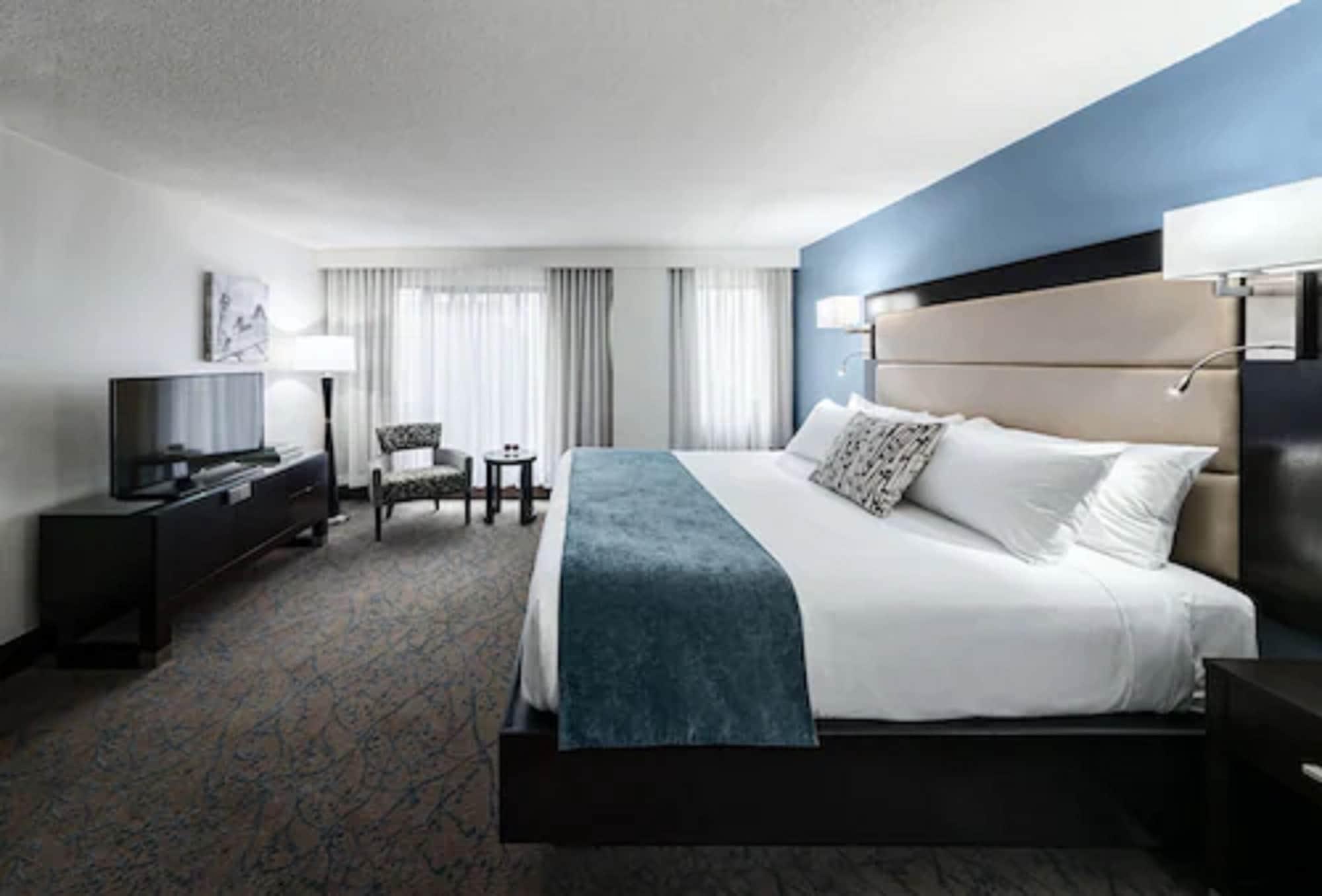 Embassy & 3* Ottawa