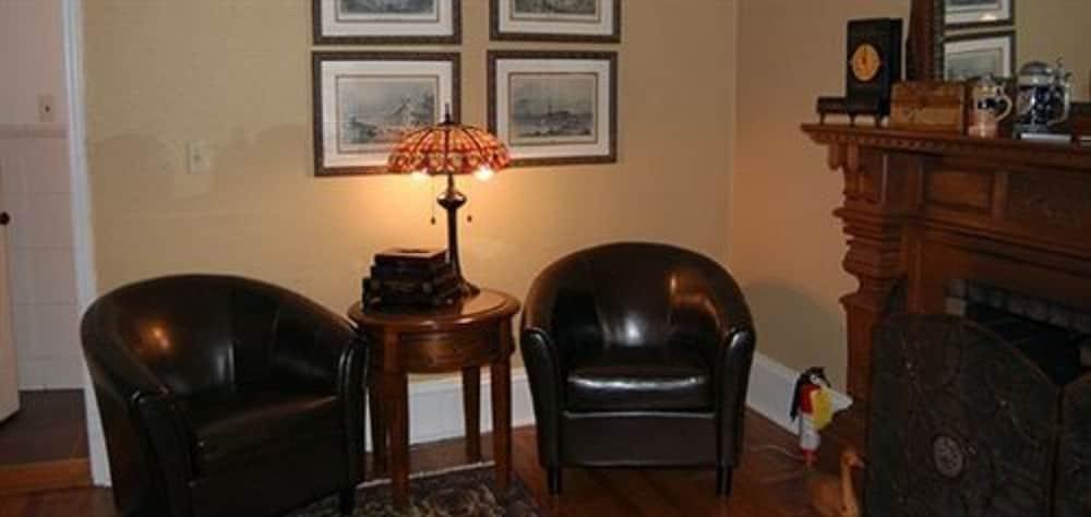 Mcgee's Bed & Breakfast 3*