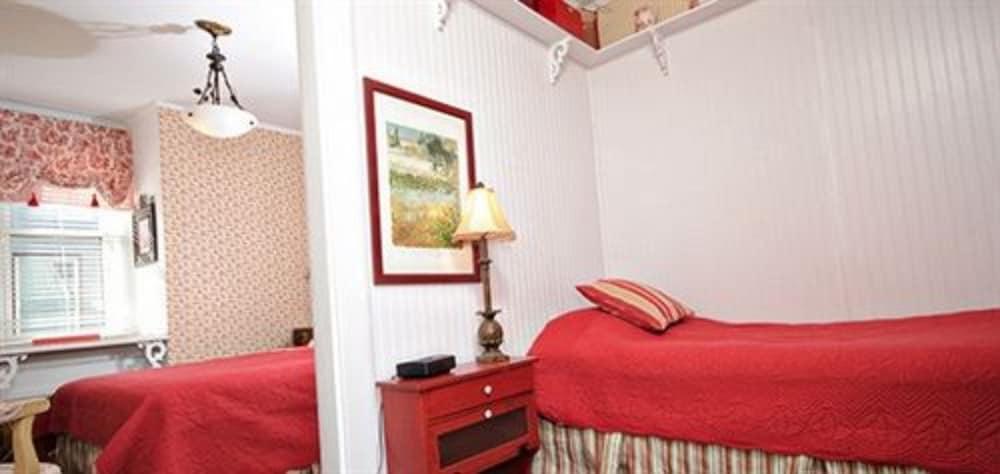 Mcgee's 3* Ottawa