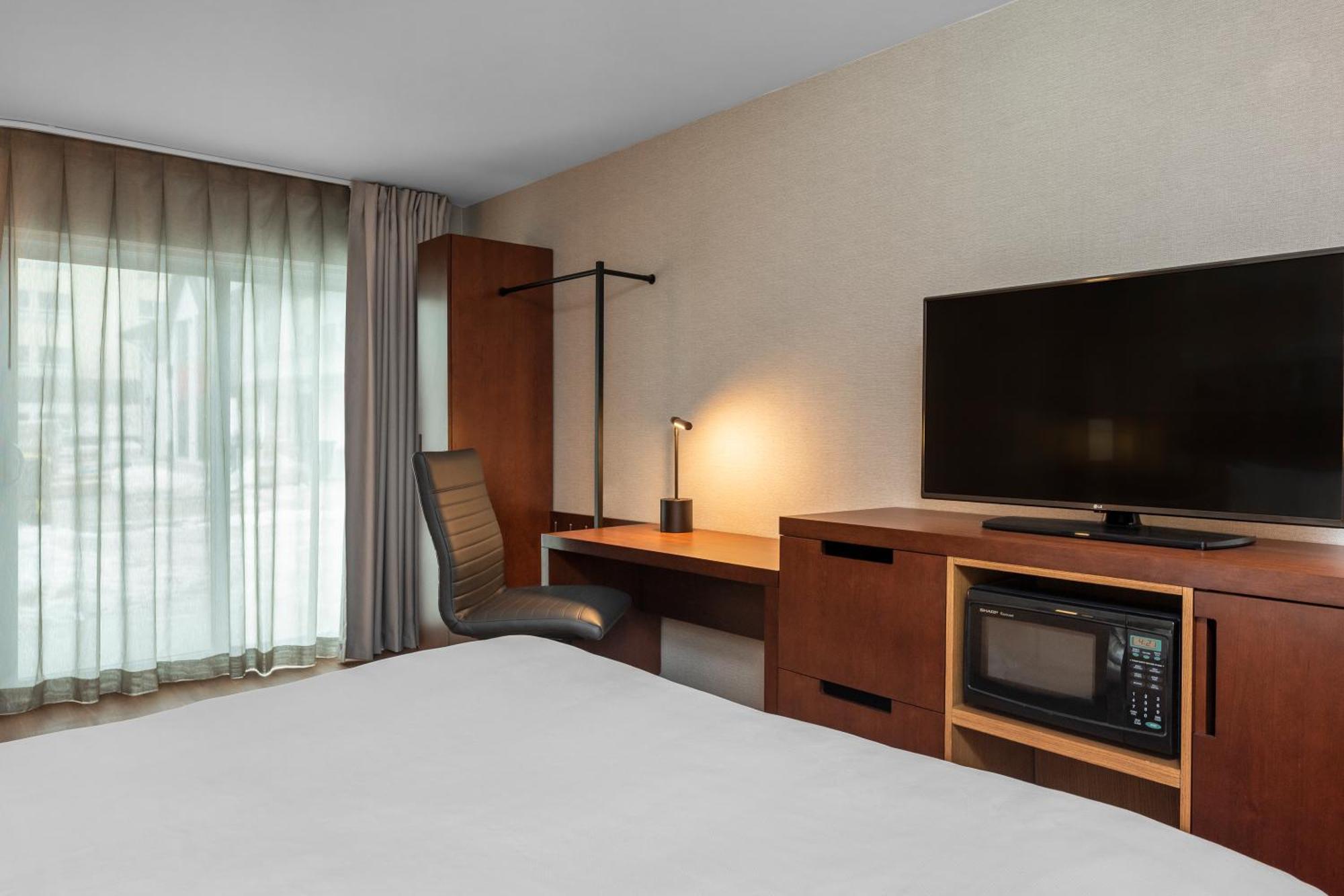 Comfort Kanata West Inn 4*
