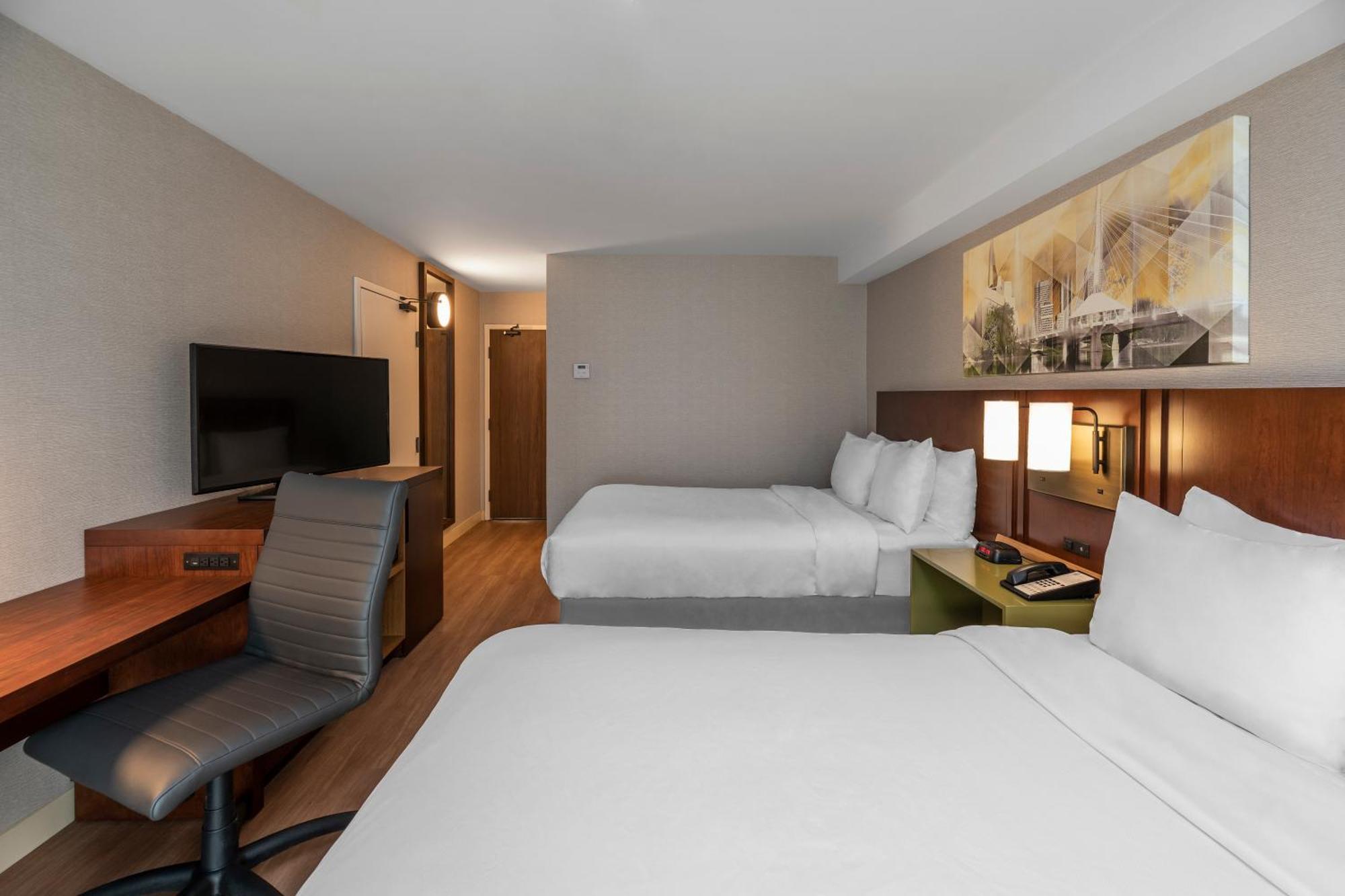 Comfort Kanata West Inn 4*