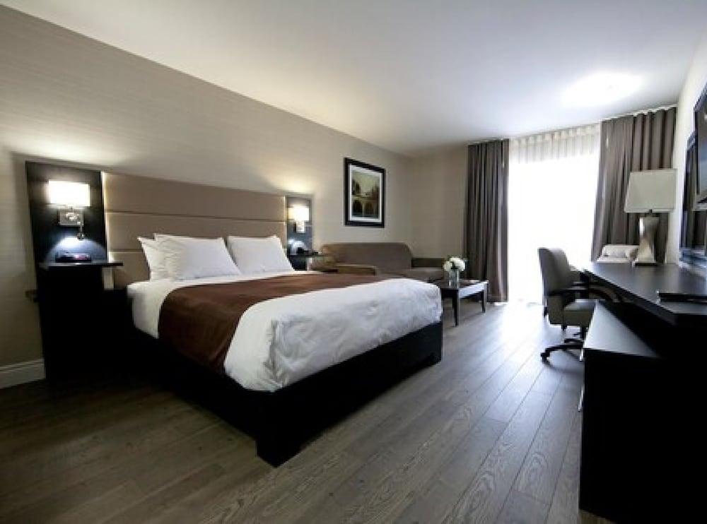 Ramada By Wyndham On The Rideau 3*