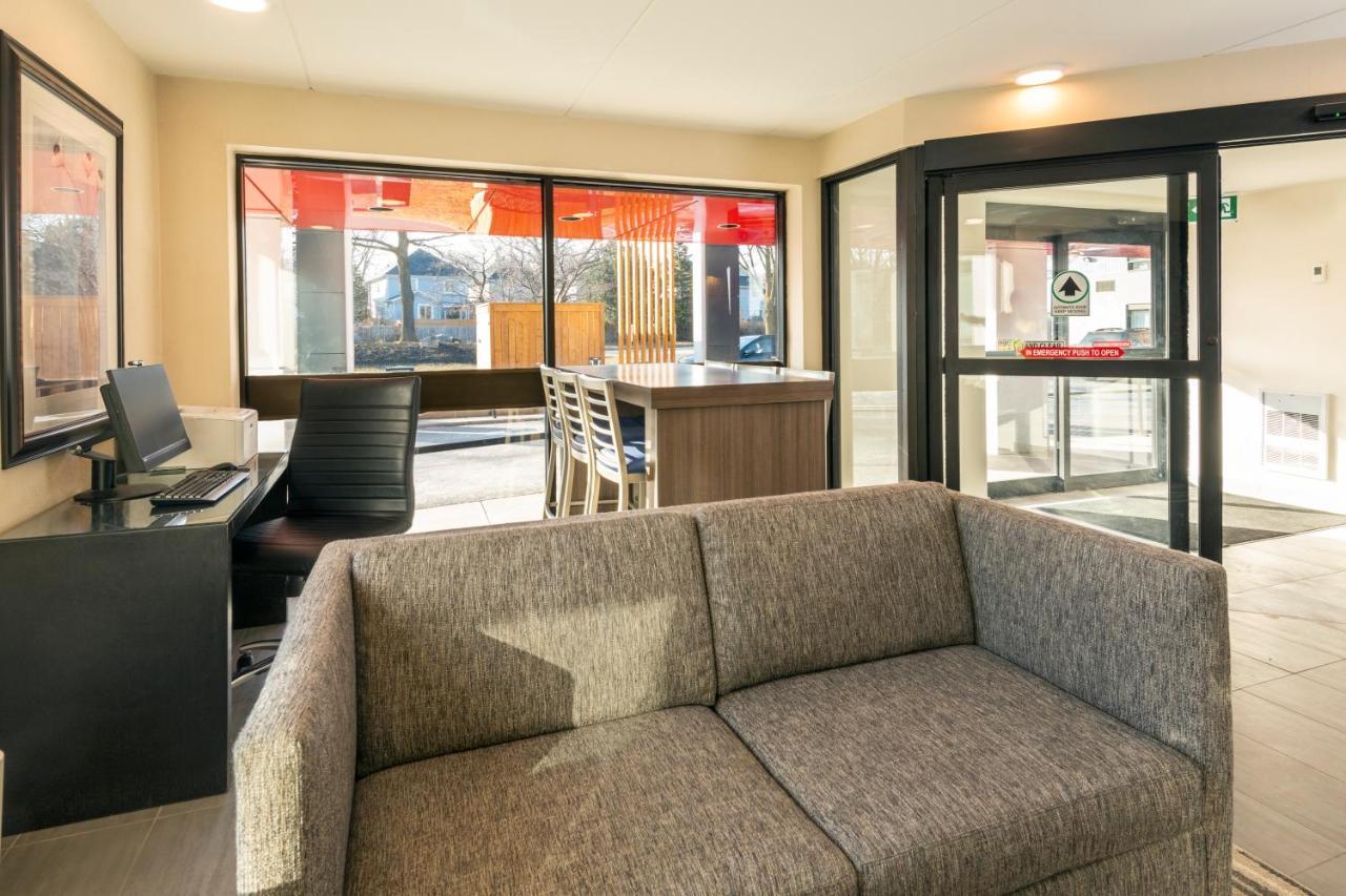 Inn Comfort Kanata West 4*