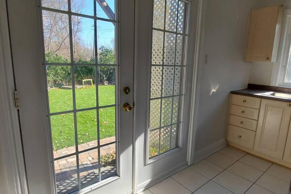 1-bedroom With Private Kitchen & Bathroom Apartment