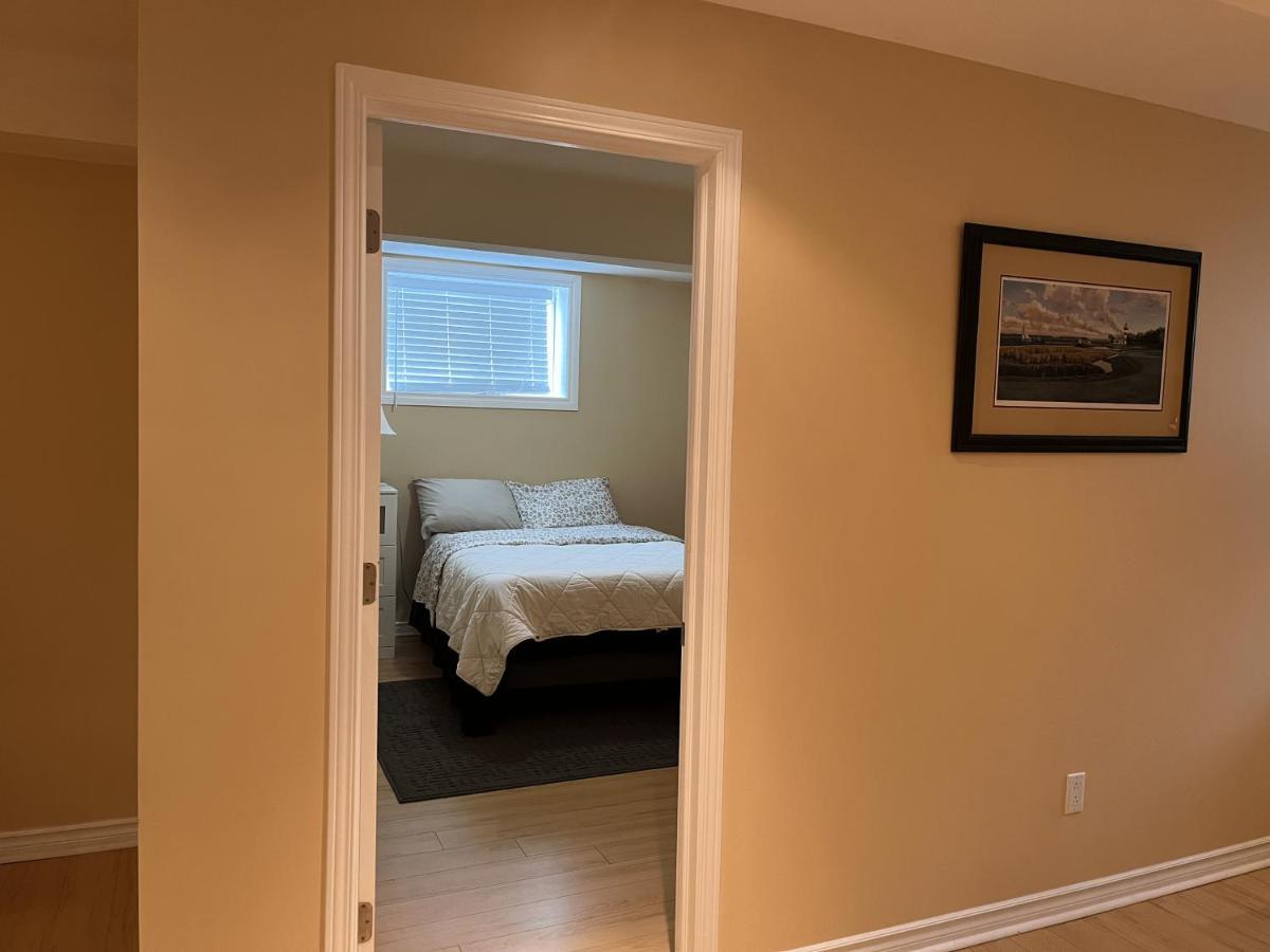 Airport Sweet Apartment Ottawa