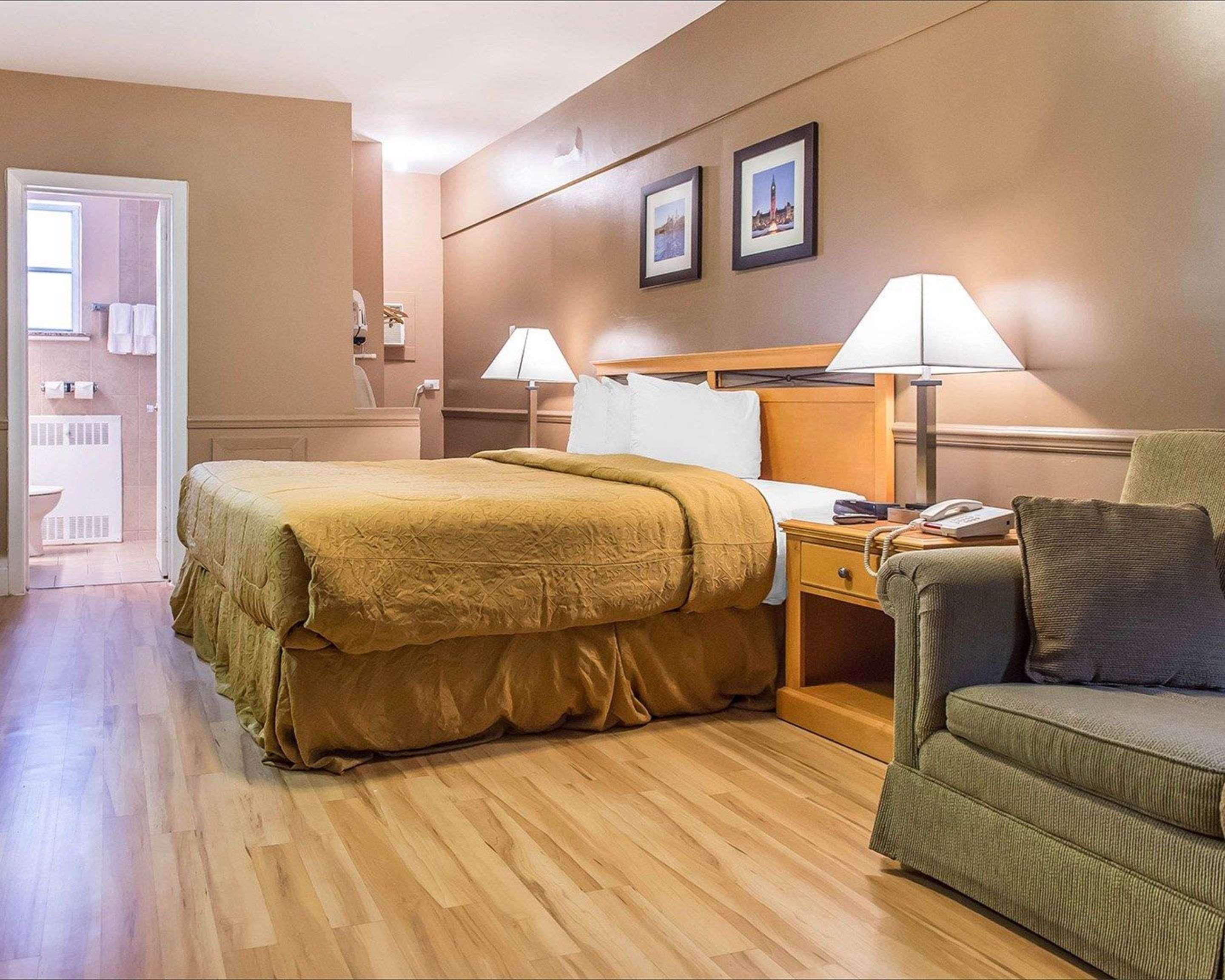 Lodge Econo Downtown *