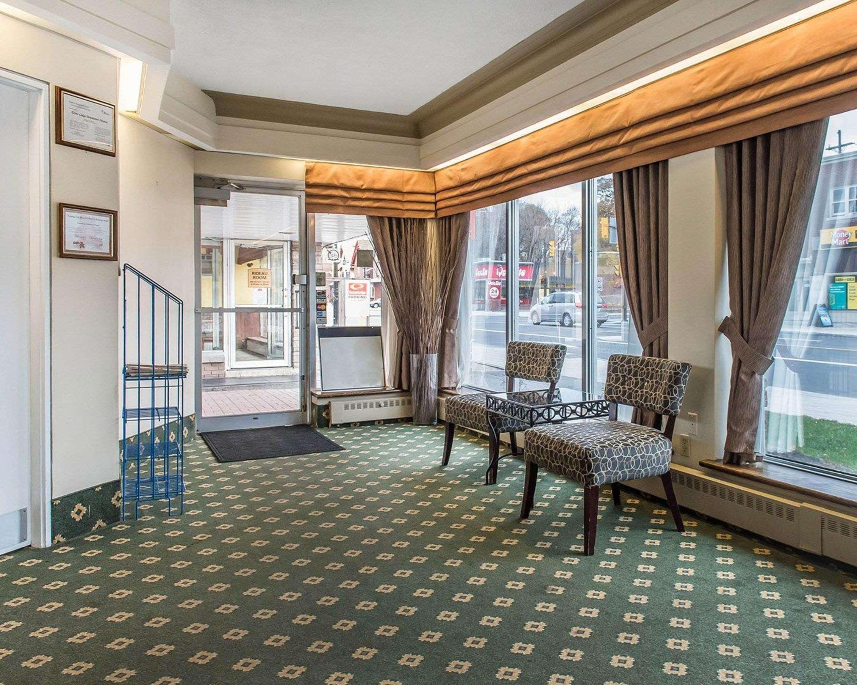 Econo Downtown Lodge