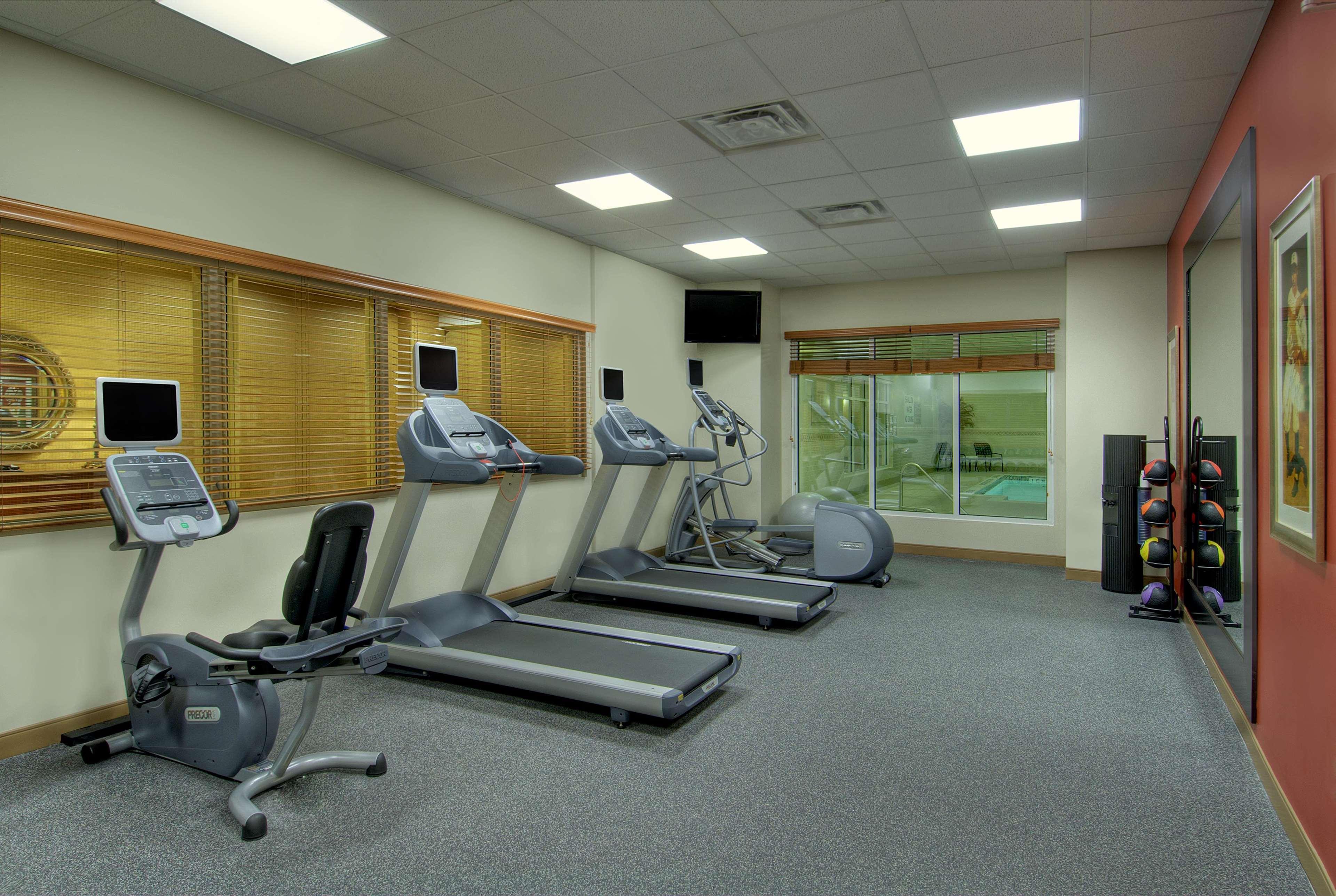 Hilton Garden Airport Hotel 3*