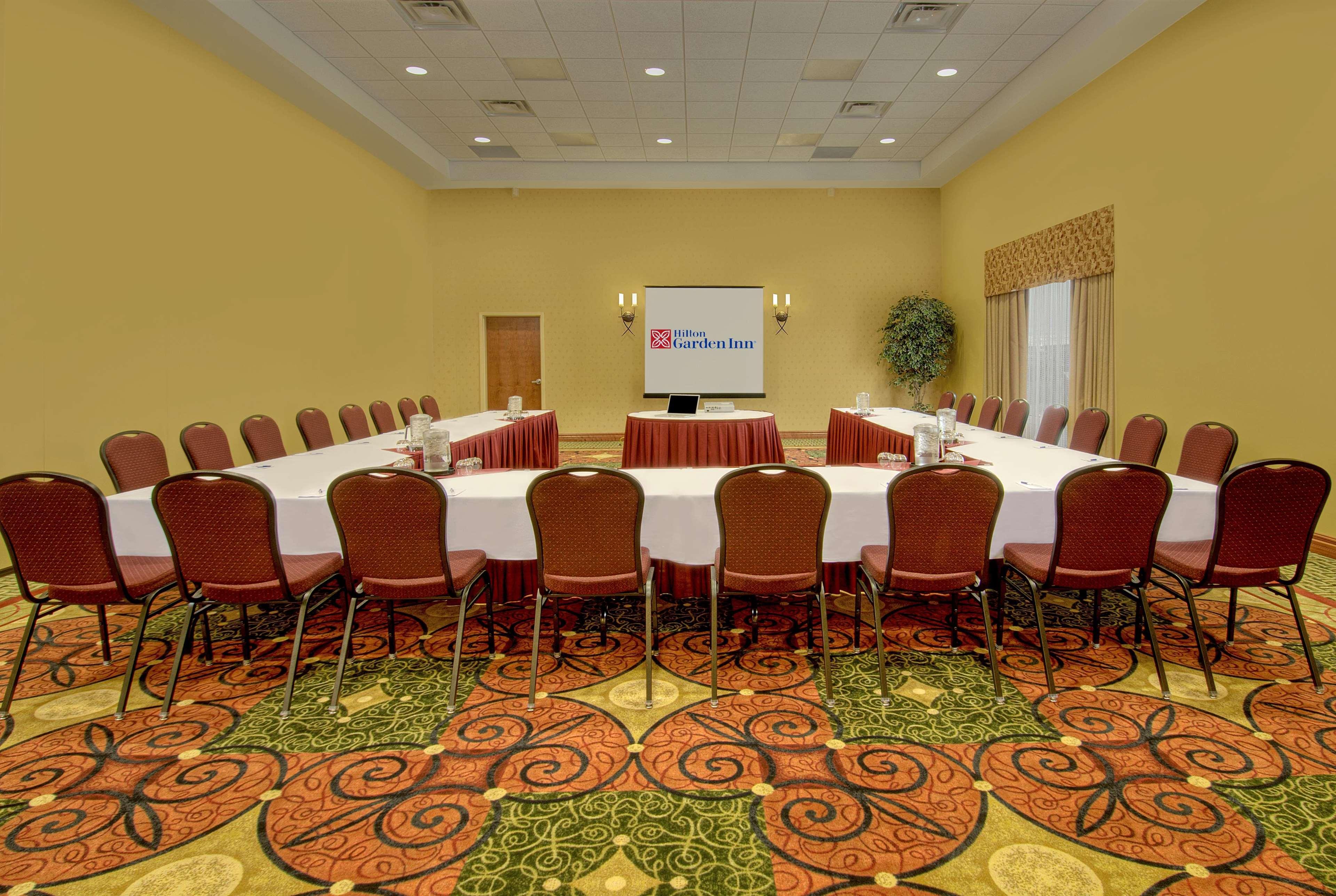 Hotel Hilton Garden Airport 3*