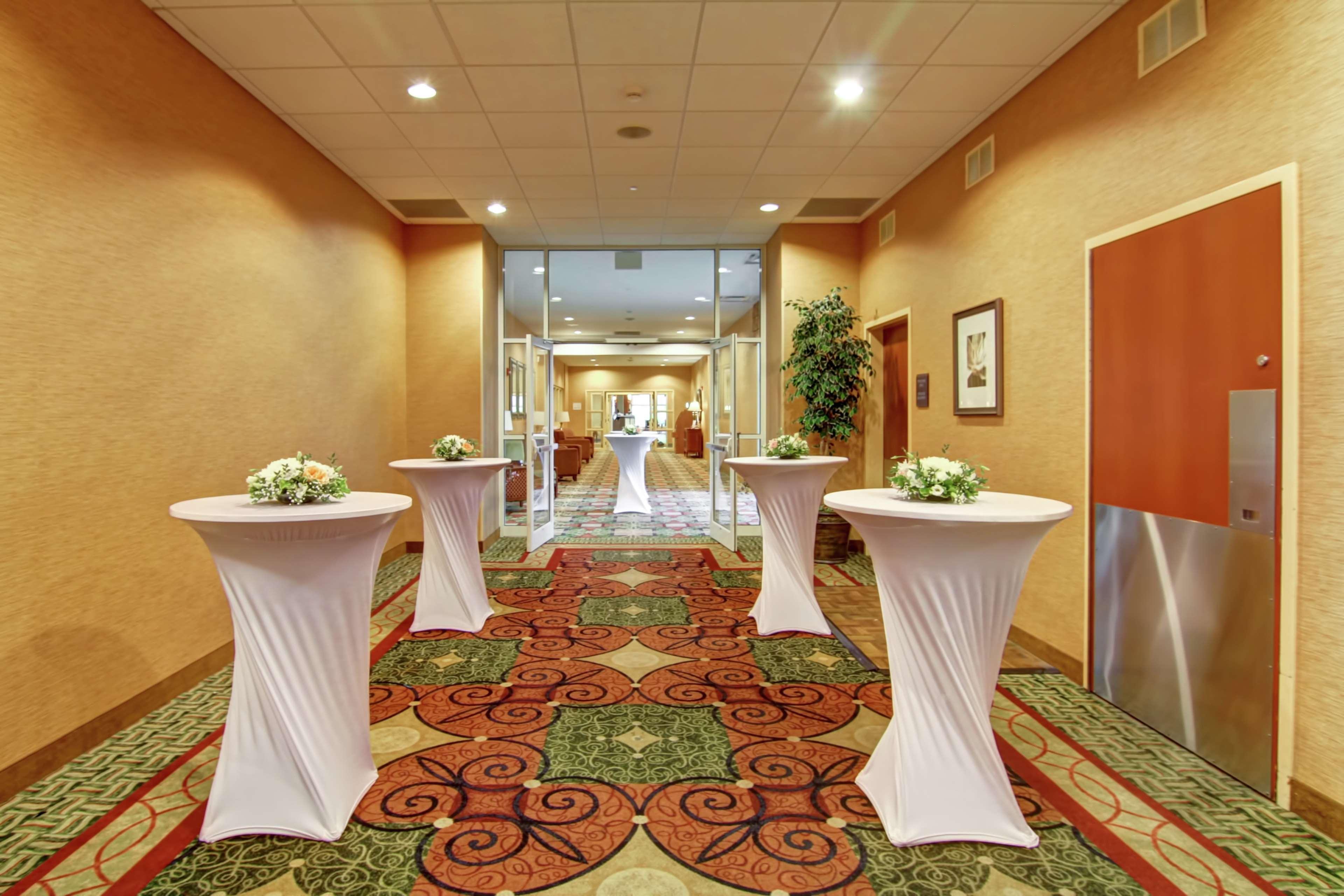 Hilton Garden Airport