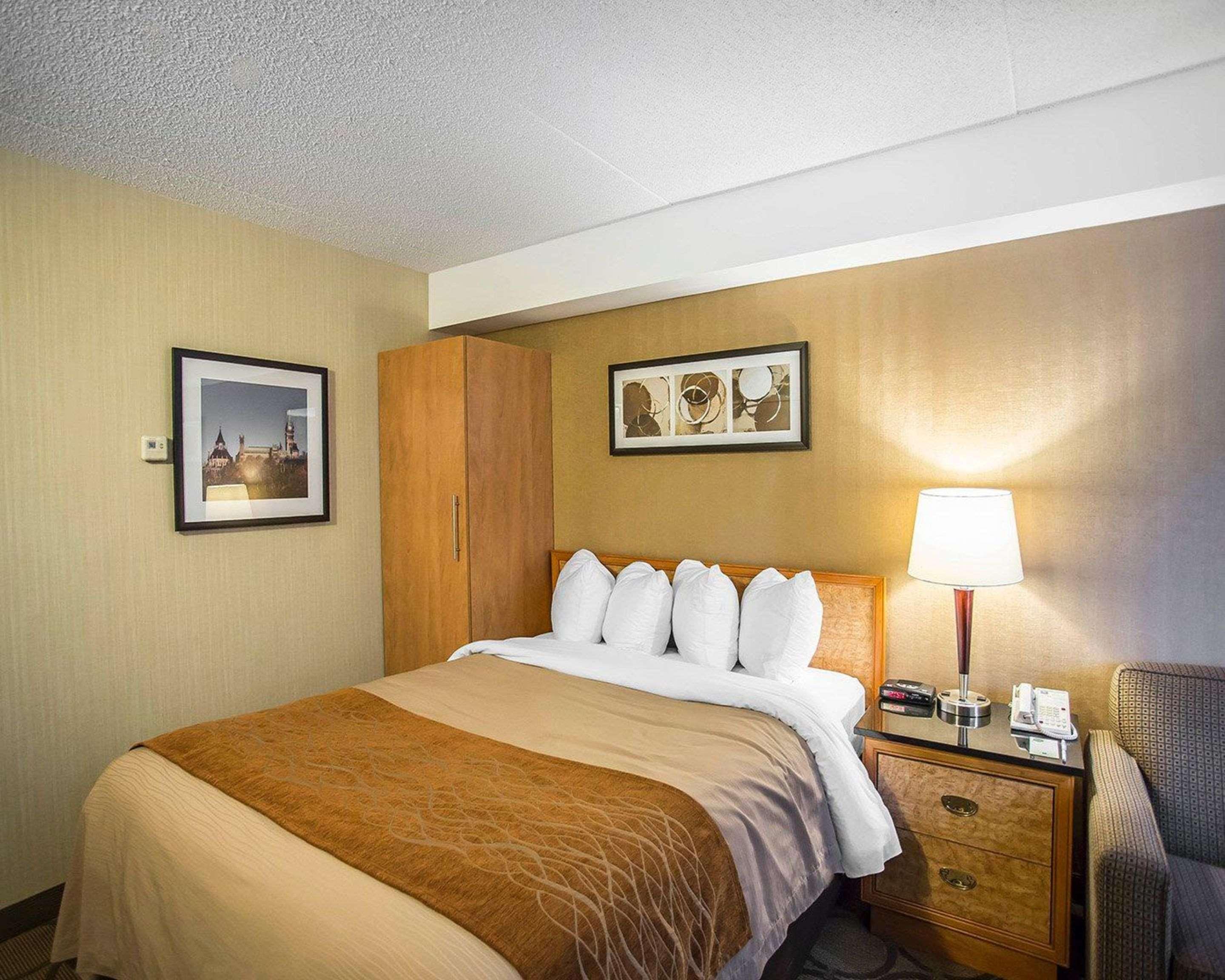 Comfort Kanata West Inn 4*