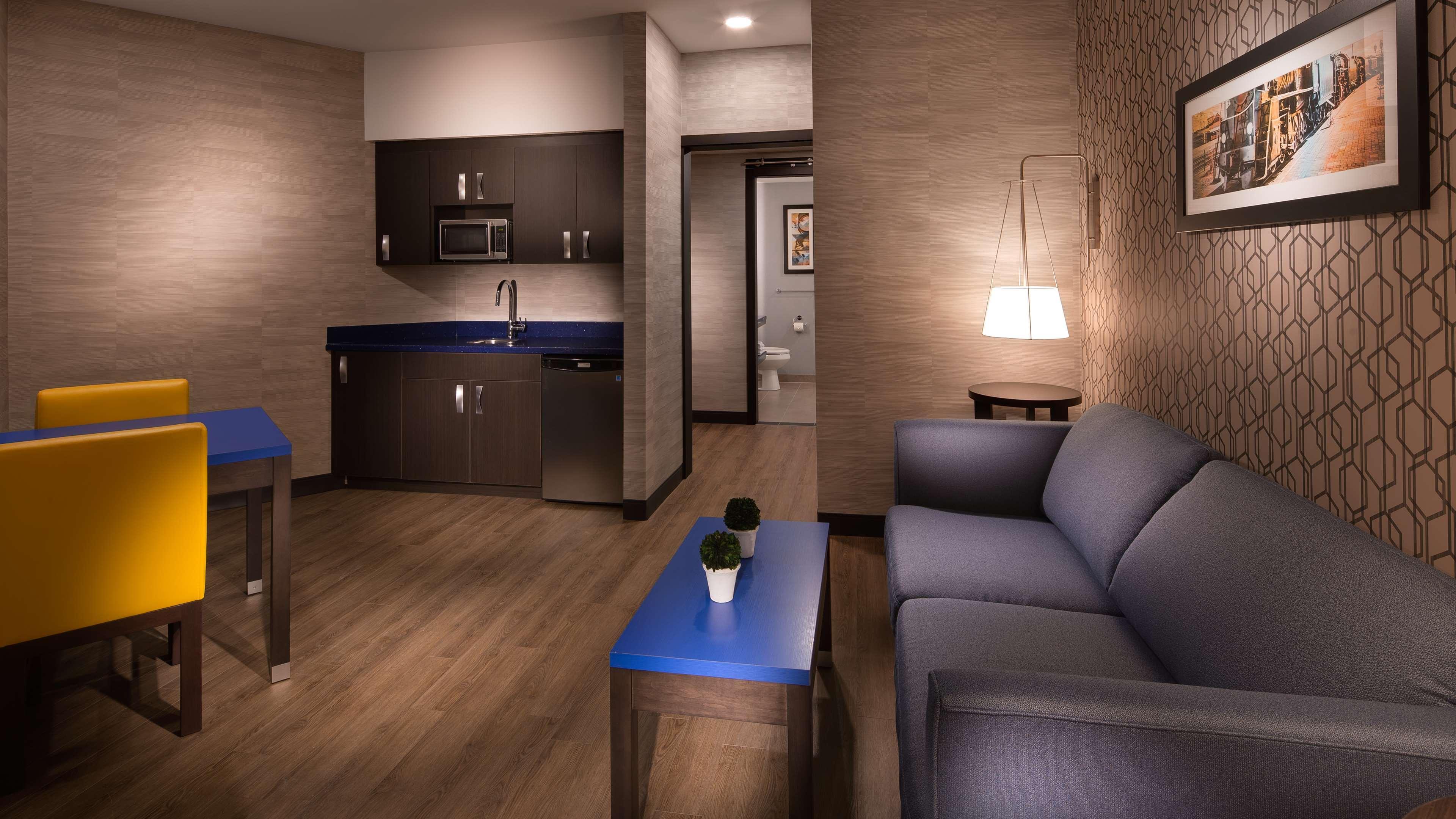 Glo Western Kanata West 3* Ottawa