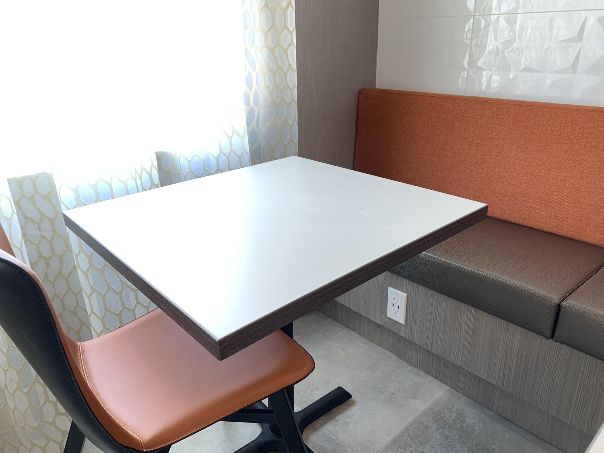 Hotel Wingate By Wyndham Kanata West 3*