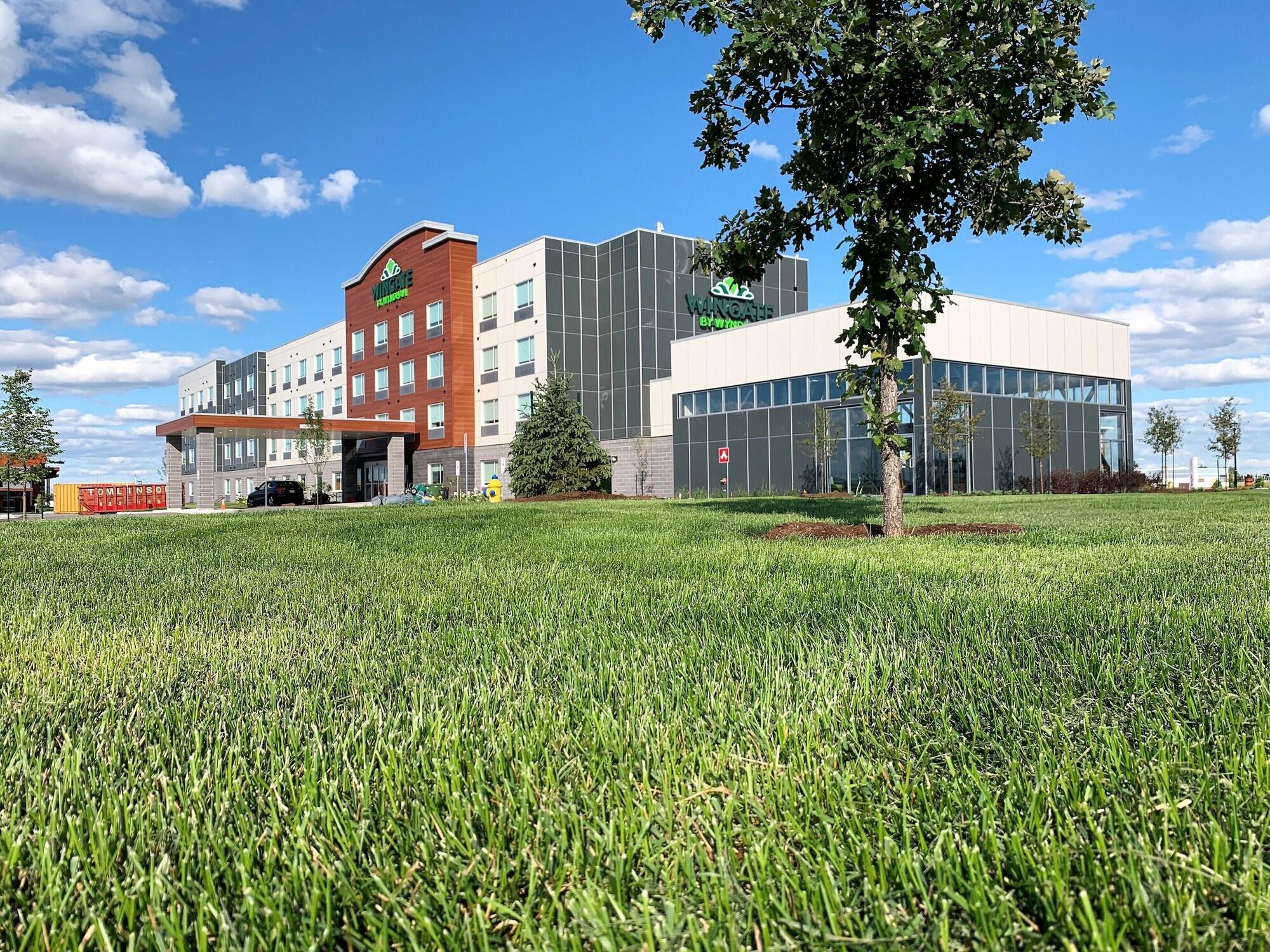 Wingate By Wyndham Kanata West Hotel 3*