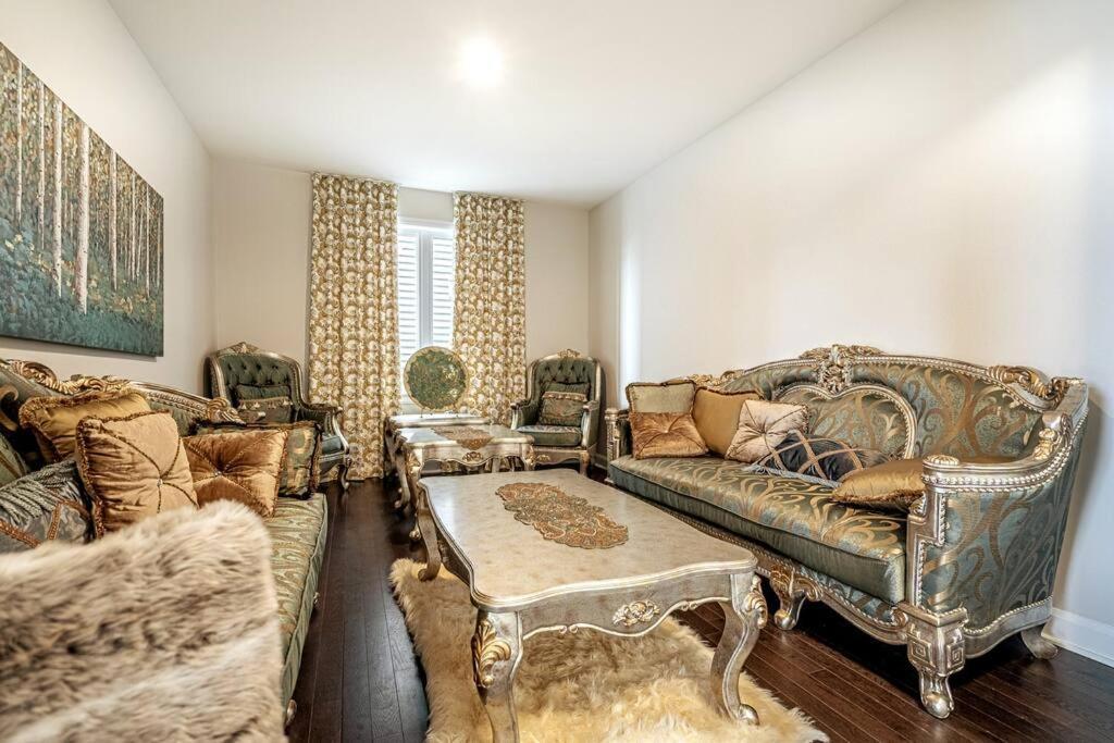 King Beds, Jacuzzi, 18mins D-town & 7mins Airport Villa Ottawa