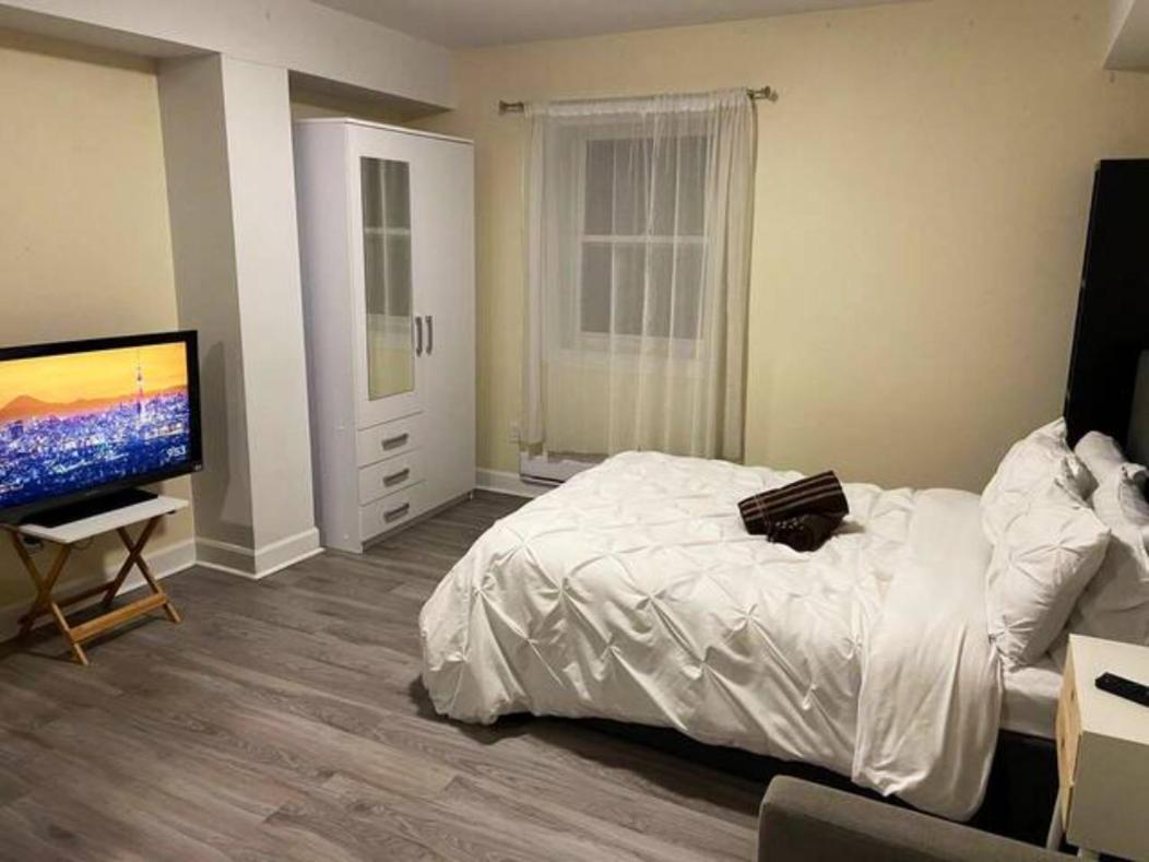 Byward Suites *
