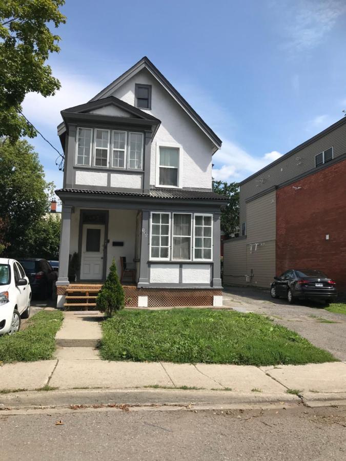 Apt Infront Of Uottawa 8min Walk Downtown Apartment Ottawa