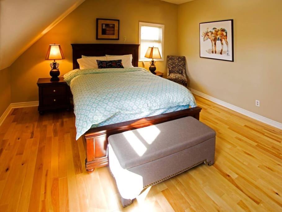 Holiday home Cozy 4-bedroom Haven For Relaxing Getaways Ottawa
