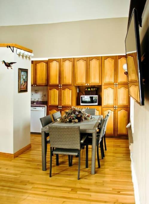 Cozy 4-bedroom Haven For Relaxing Getaways Holiday home