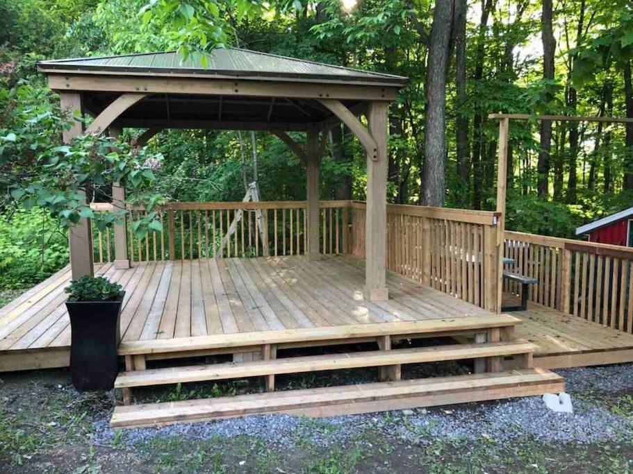 Cozy 4-bedroom Haven For Relaxing Getaways Ottawa