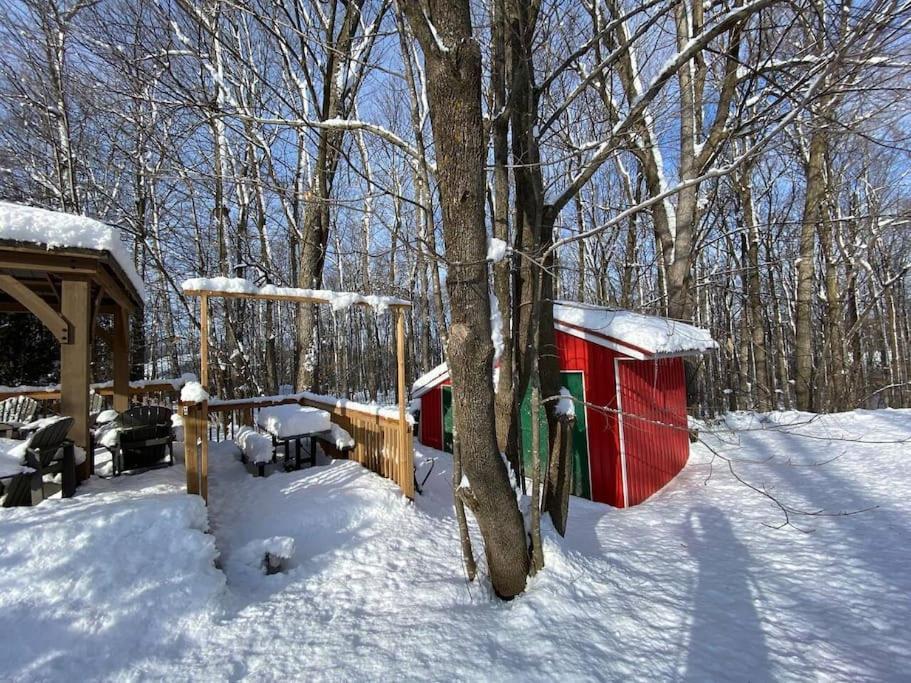 Cozy 4-bedroom Haven For Relaxing Getaways * Ottawa