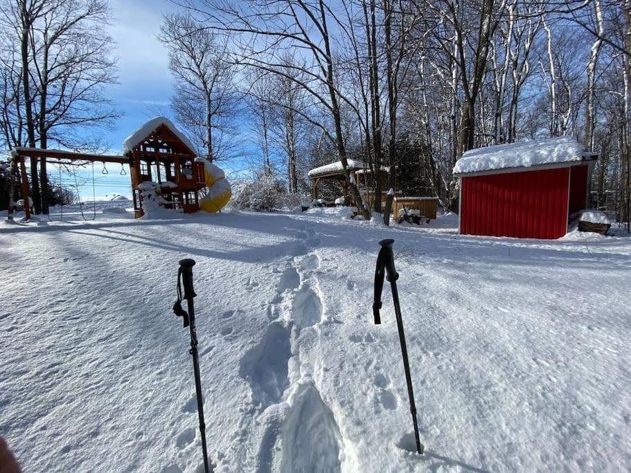 Cozy 4-bedroom Haven For Relaxing Getaways Ottawa