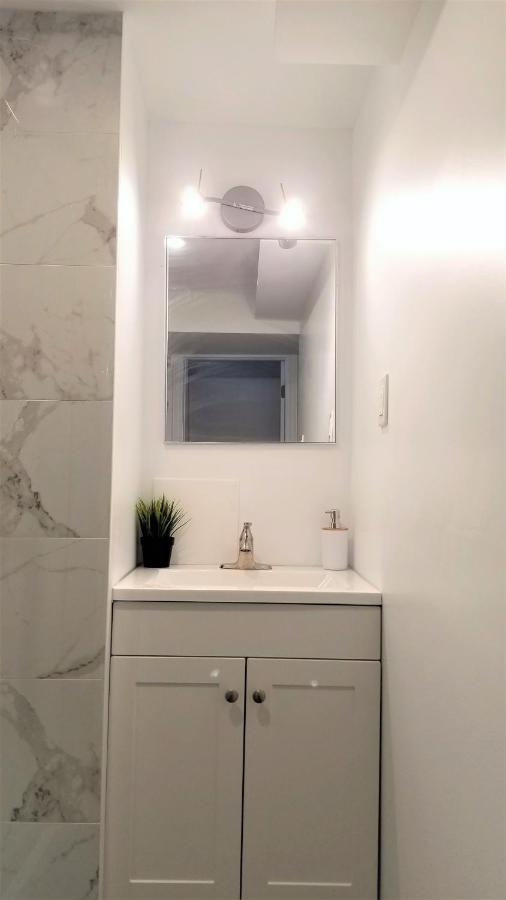 Charming Studio With Parking, Netflix, Full Kitchen - Close To Algonquin College