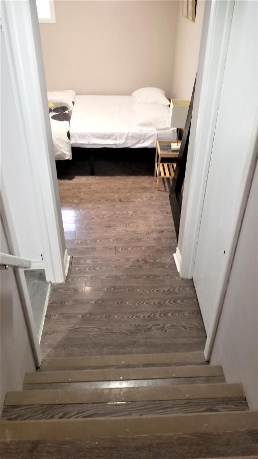 Charming Studio With Parking, Netflix, Full Kitchen - Close To Algonquin College Apartment *
