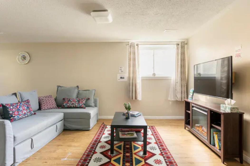 Apartment Self Check-in Spacious With Full Kitchen Ottawa