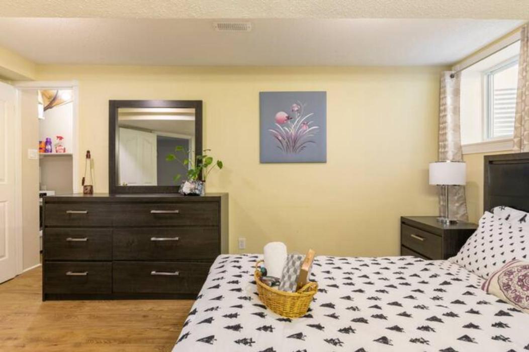 Self Check-in Spacious With Full Kitchen Ottawa