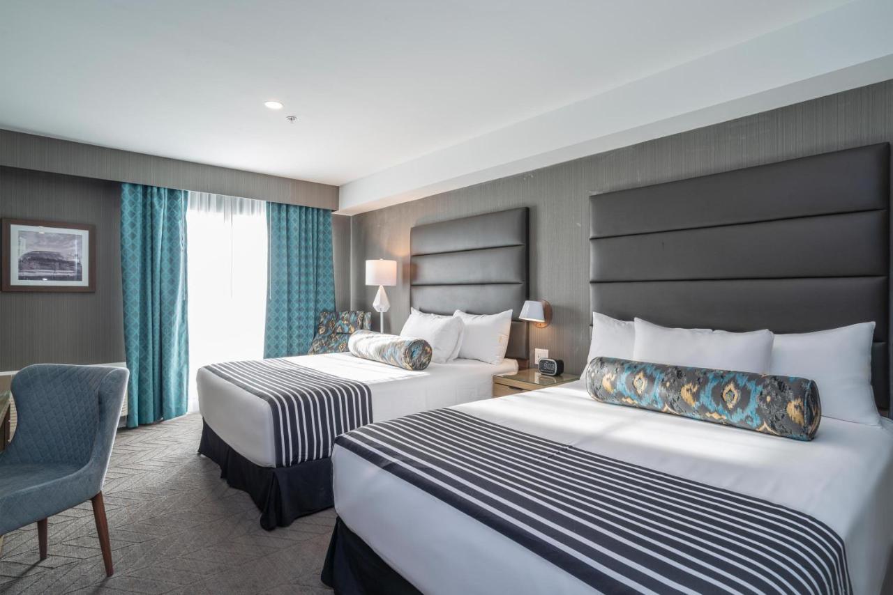 Hotel Sandman Signature Airport 4*