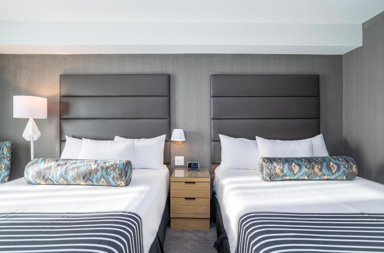 Hotel Sandman Signature Airport 4*