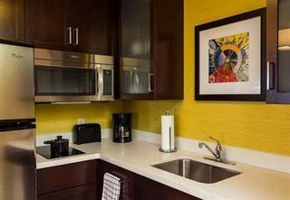 Hotel By Marriott Airport