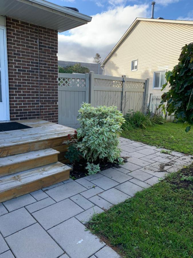 Homestay A Bright Specious 1 Bedroom Unit In The Basement