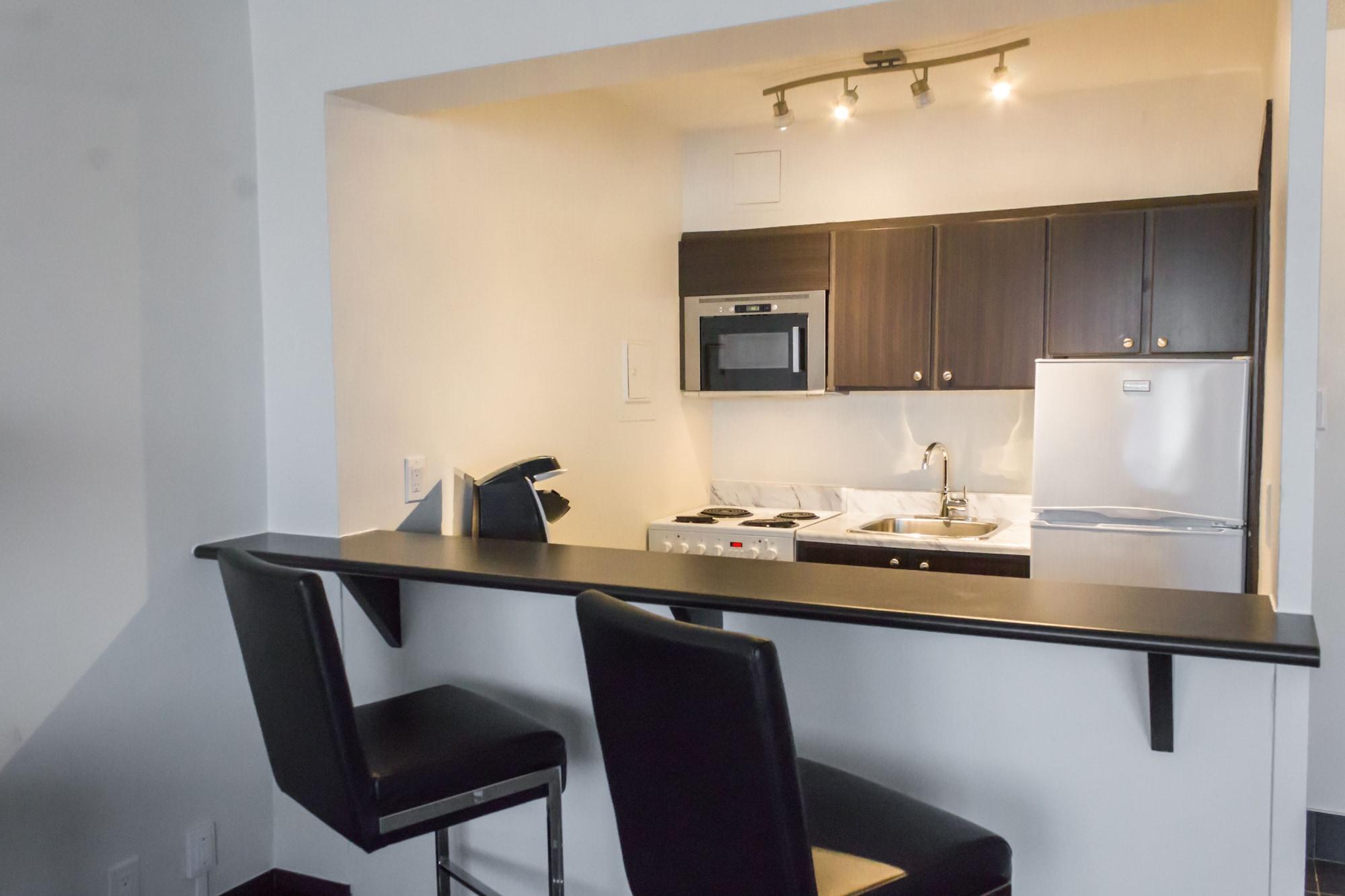 Embassy & 3* Ottawa