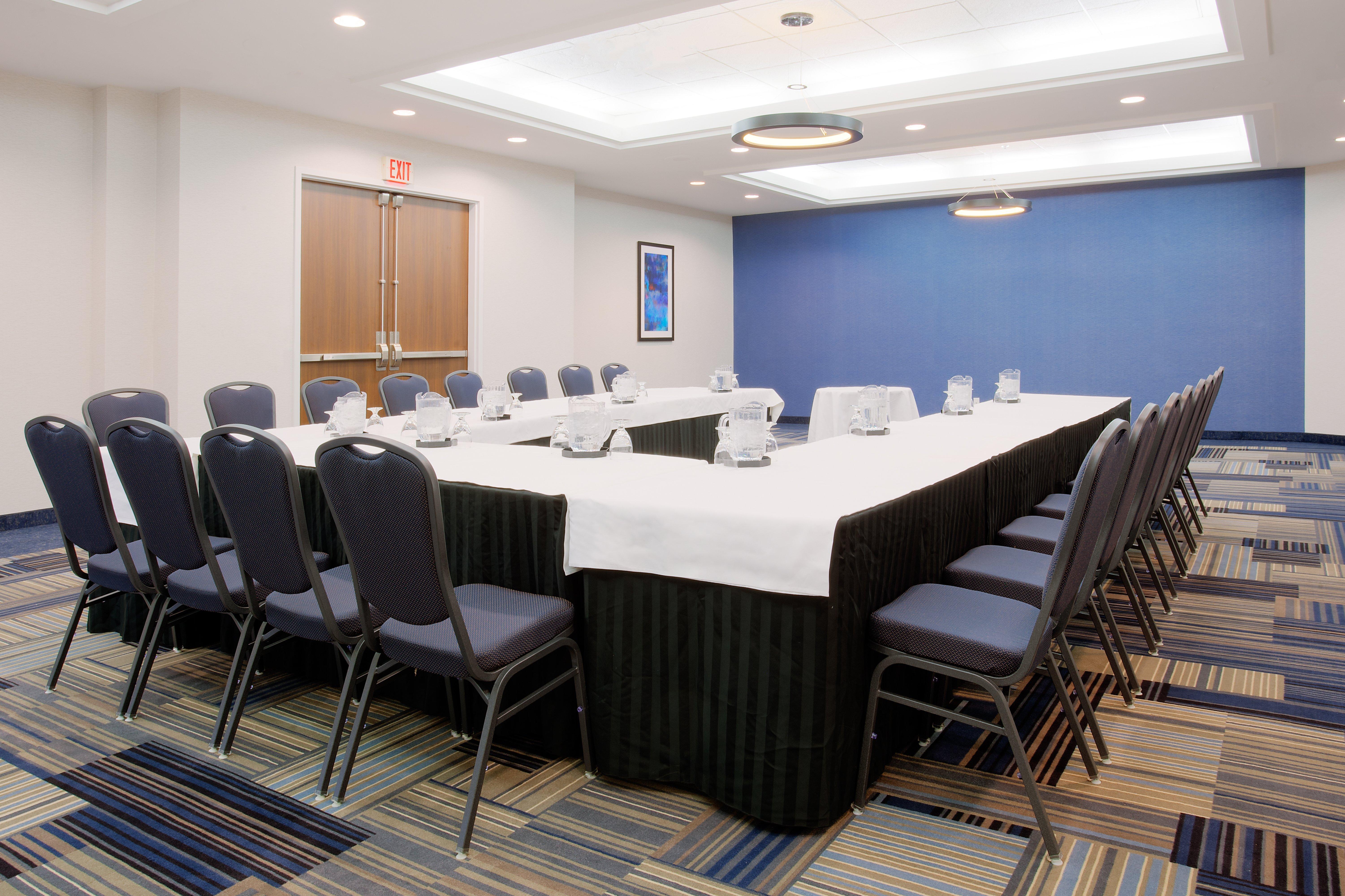 Hotel East By Ihg Ottawa