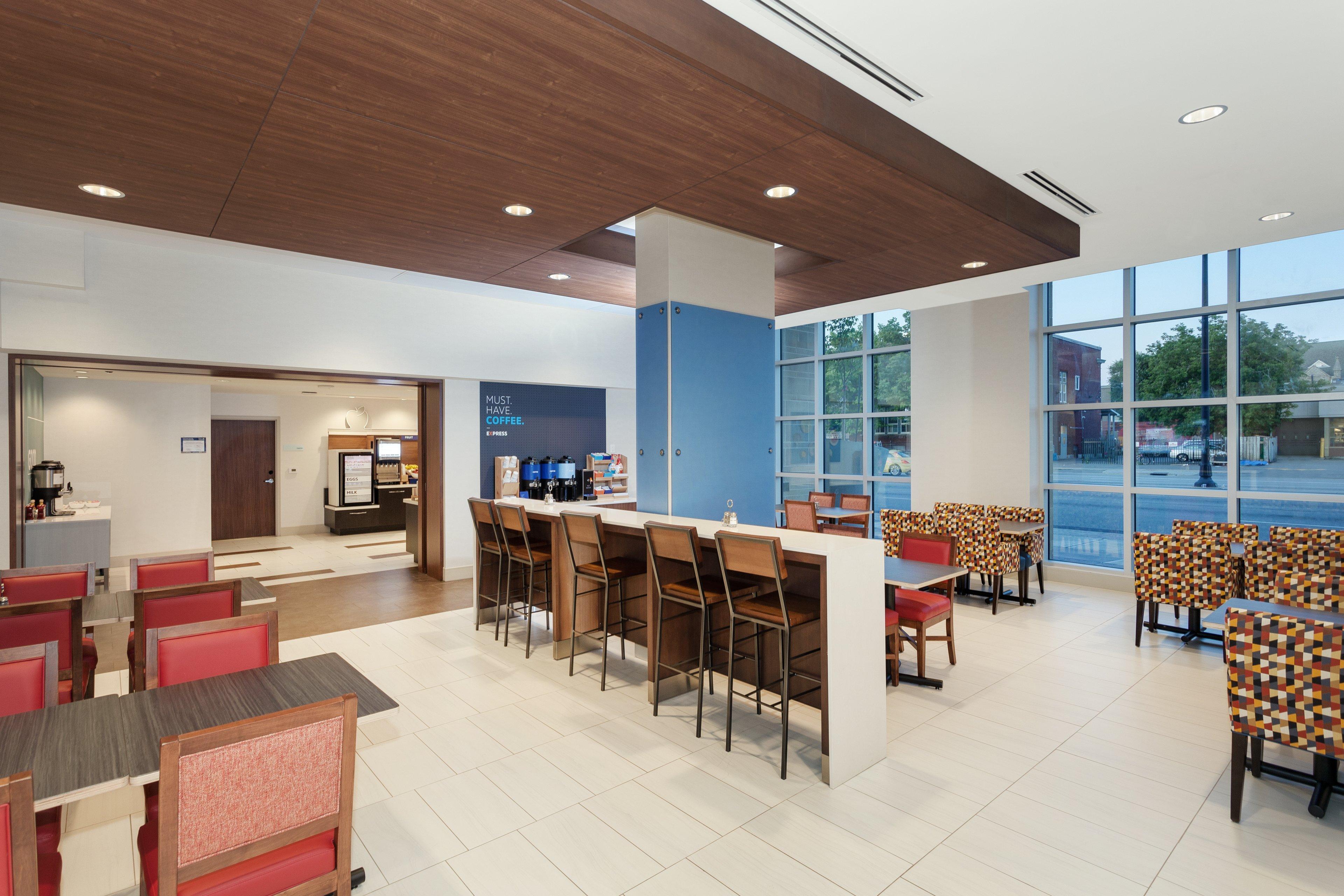 Express & Downtown East By Ihg