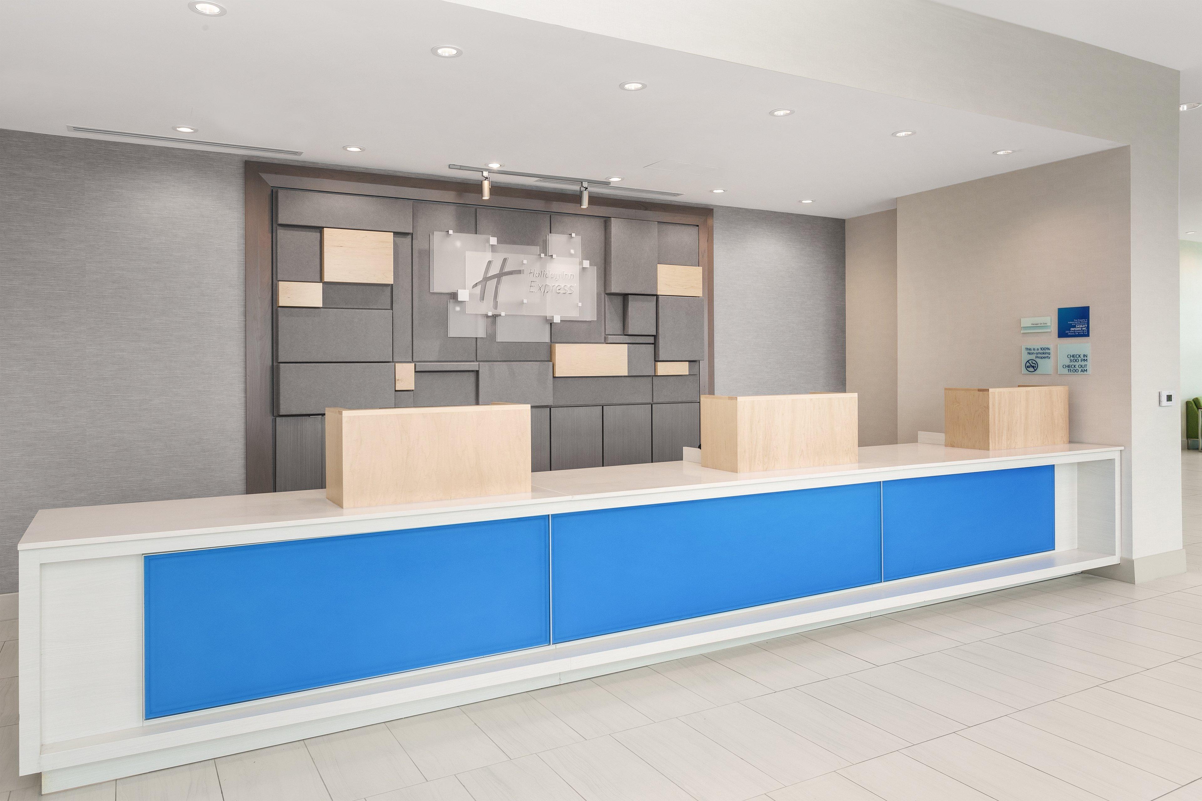 Express & Downtown East By Ihg Hotel