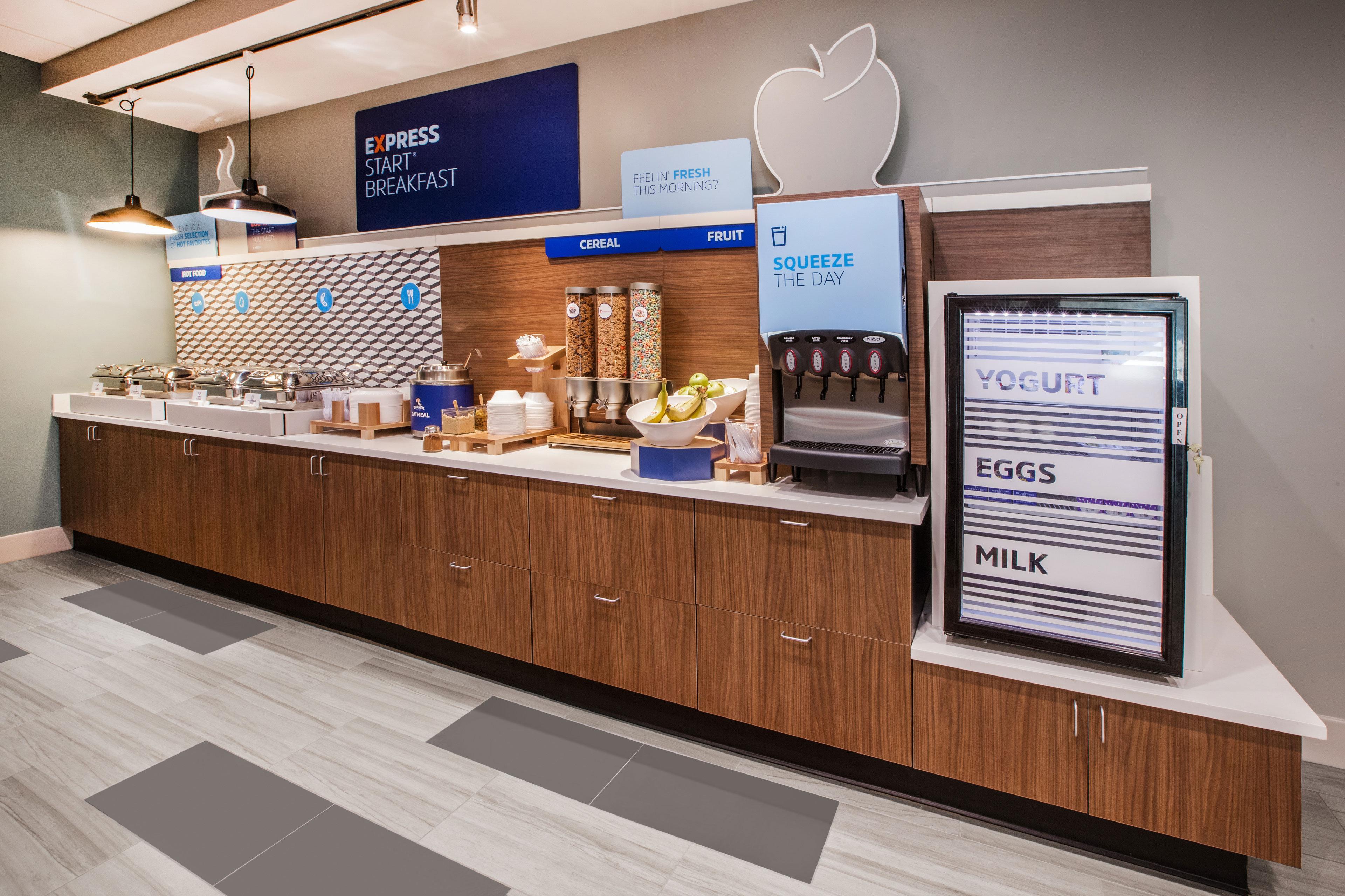 Hotel Express & Downtown East By Ihg 3*