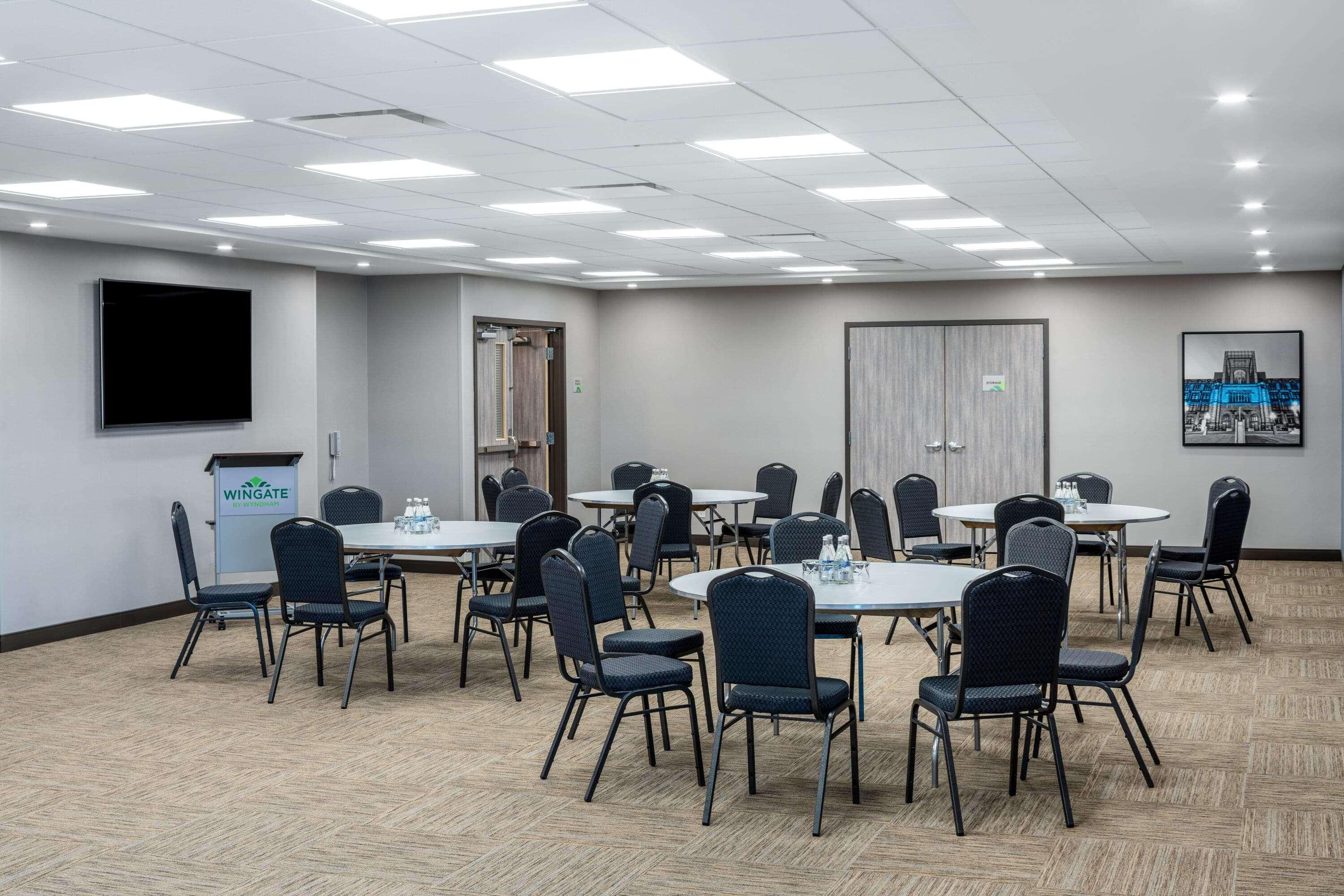 Wingate By Wyndham Kanata West 3*