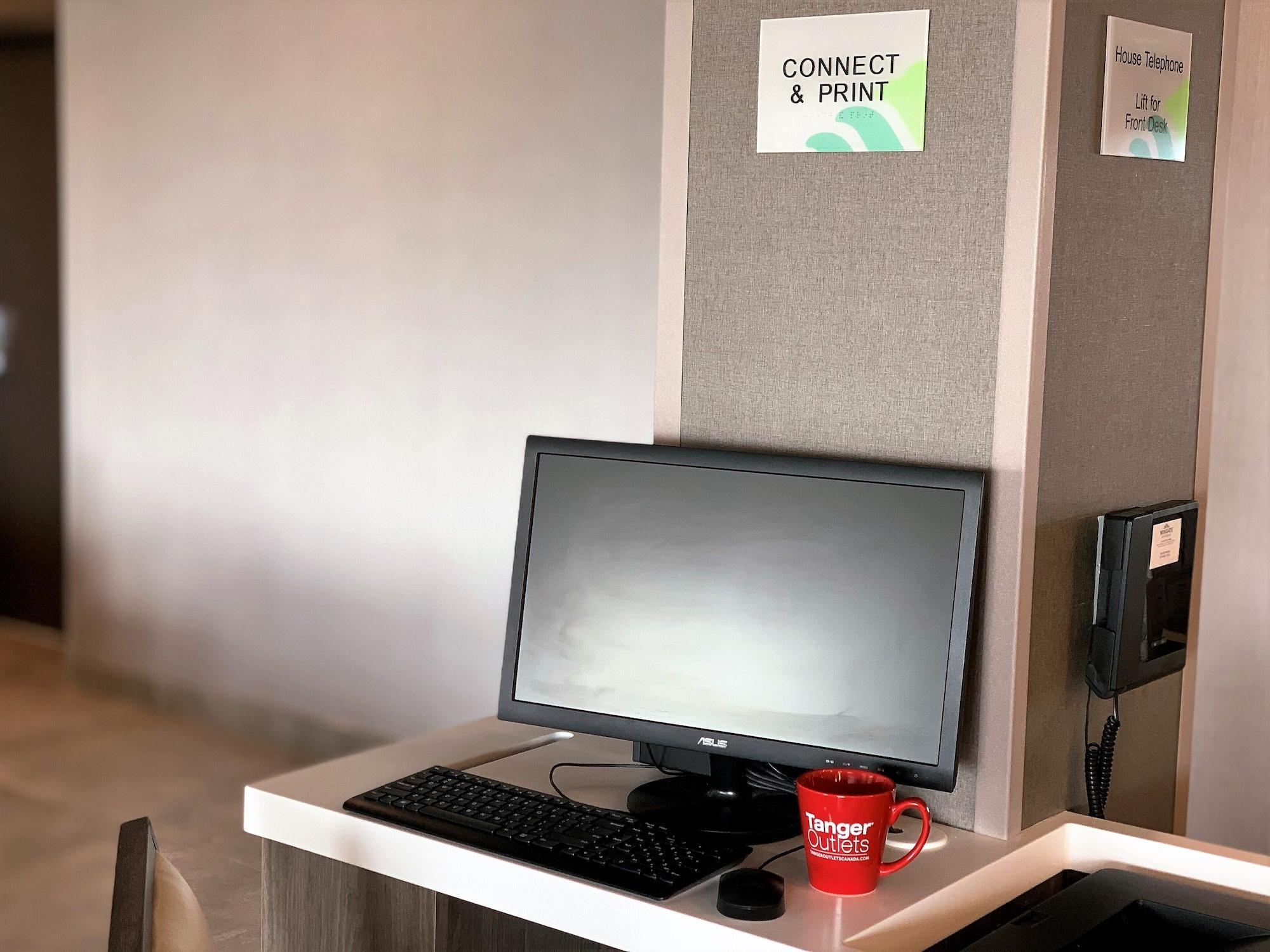 Hotel Wingate By Wyndham Kanata West 3*