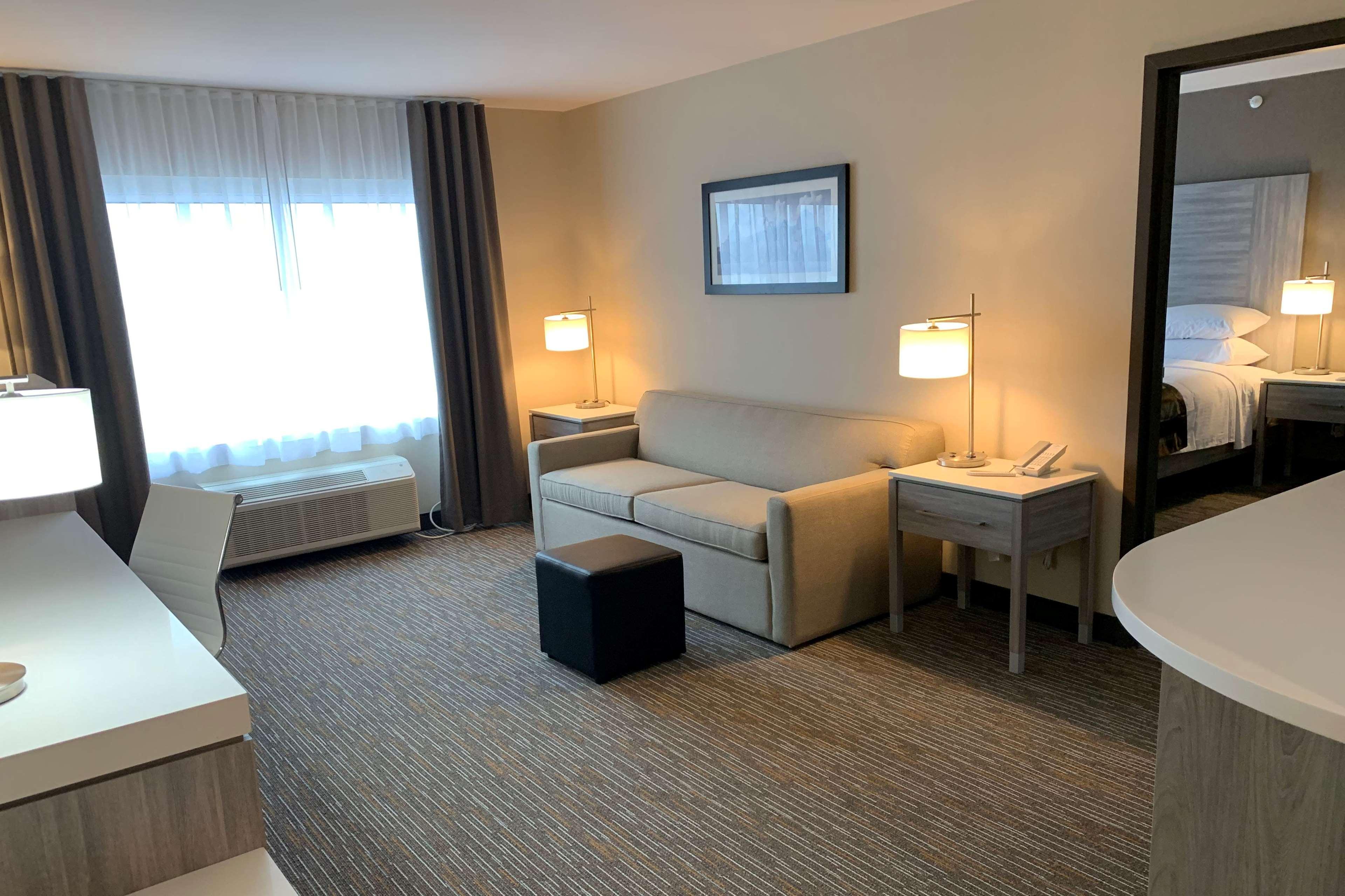 Wingate By Wyndham Kanata West Hotel