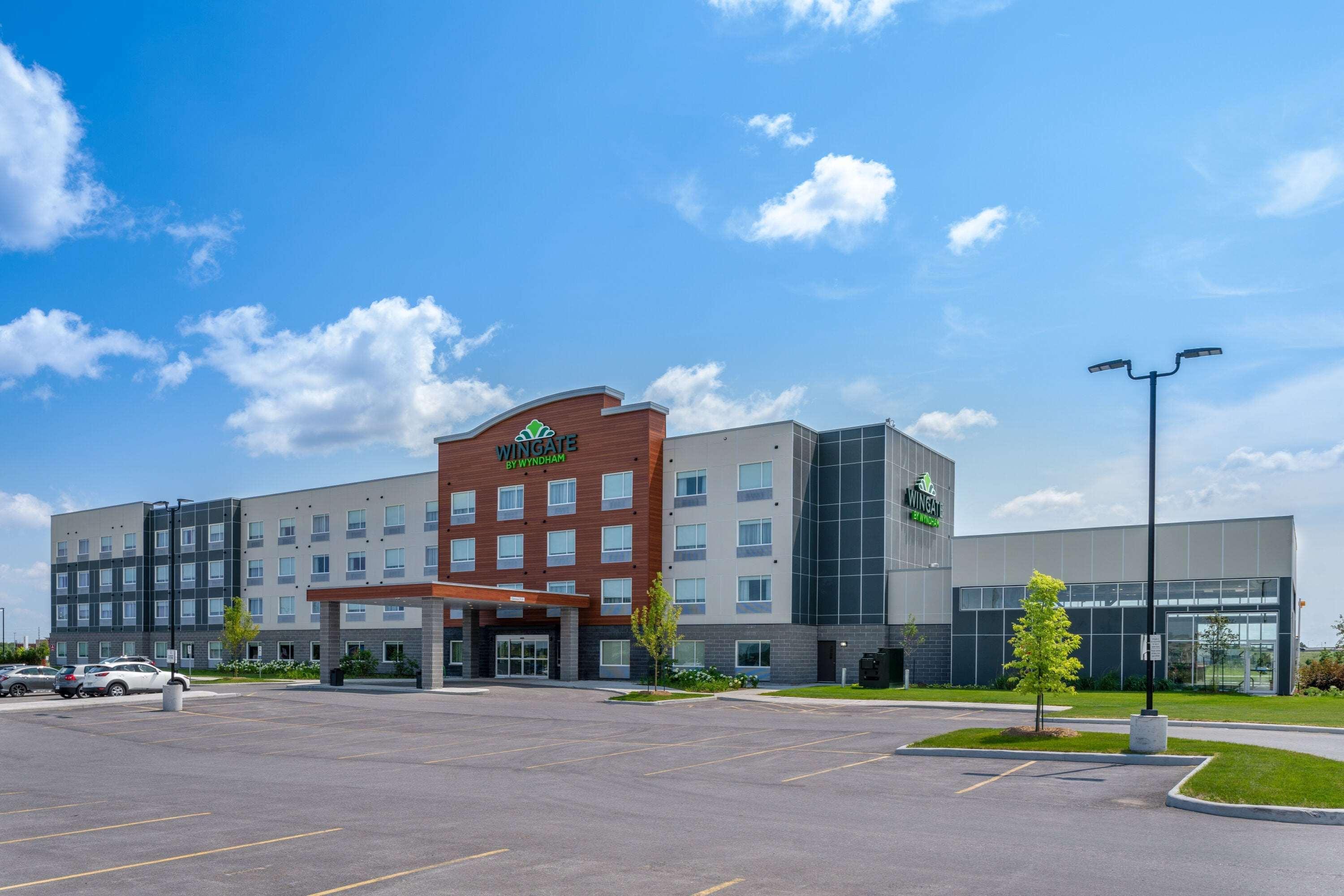 Wingate By Wyndham Kanata West 3*