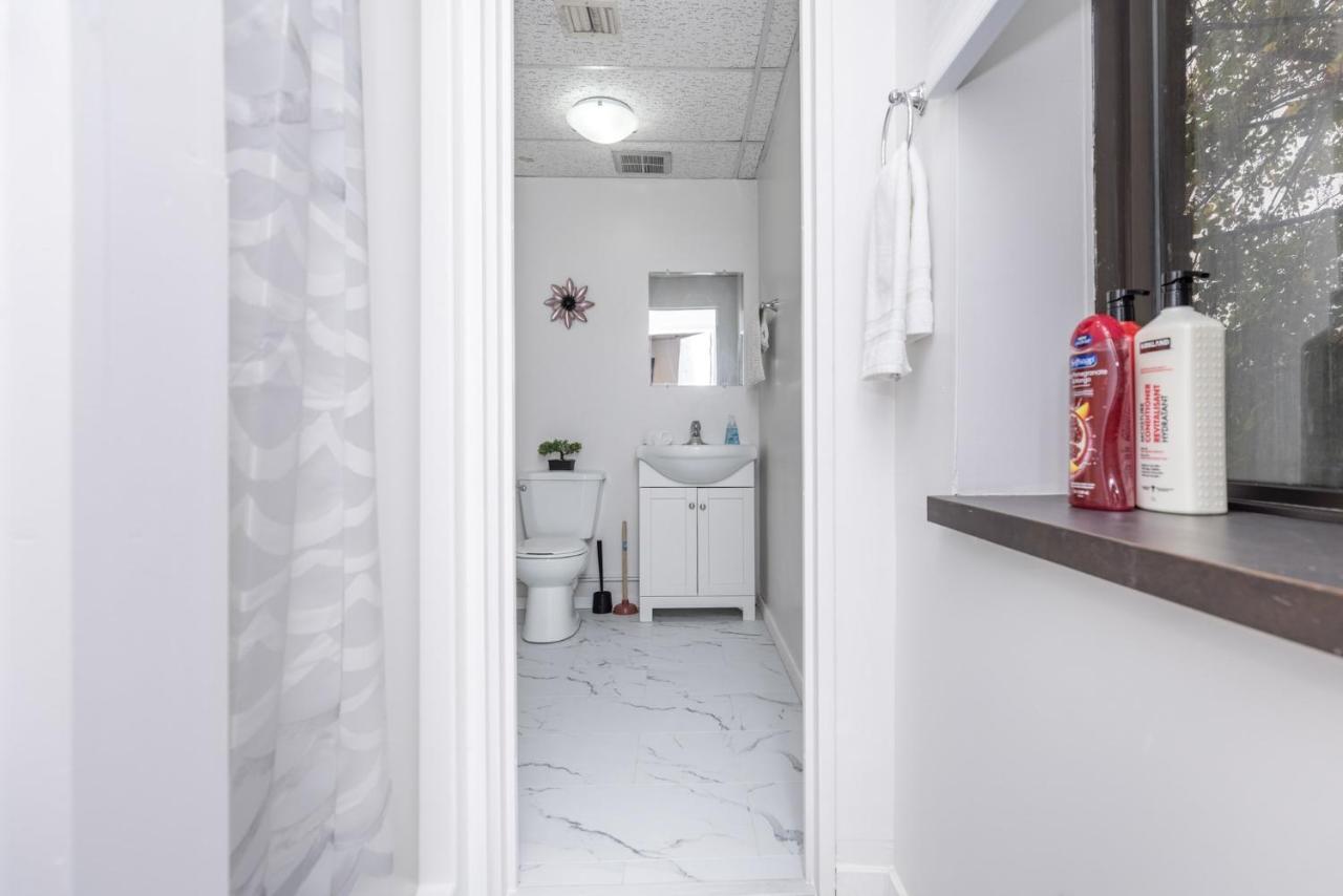 Modern Apartment- King Bed - Near Little Italy