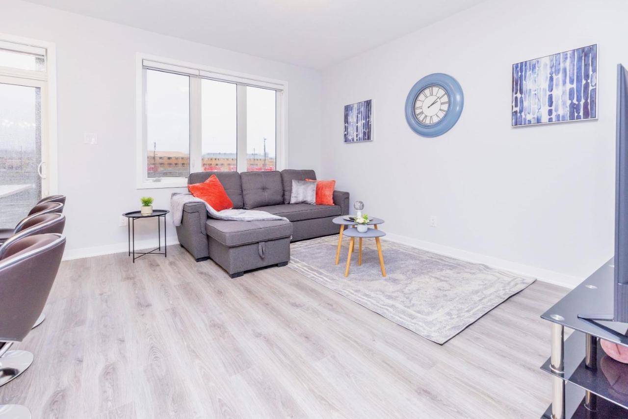 Modern 3br Townhouse In Stittsville * Ottawa