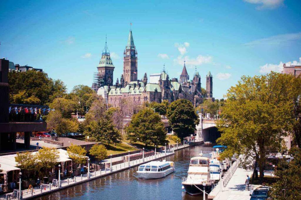 Capital's Retreat: King Suite, Smart Home, Wfh Ottawa